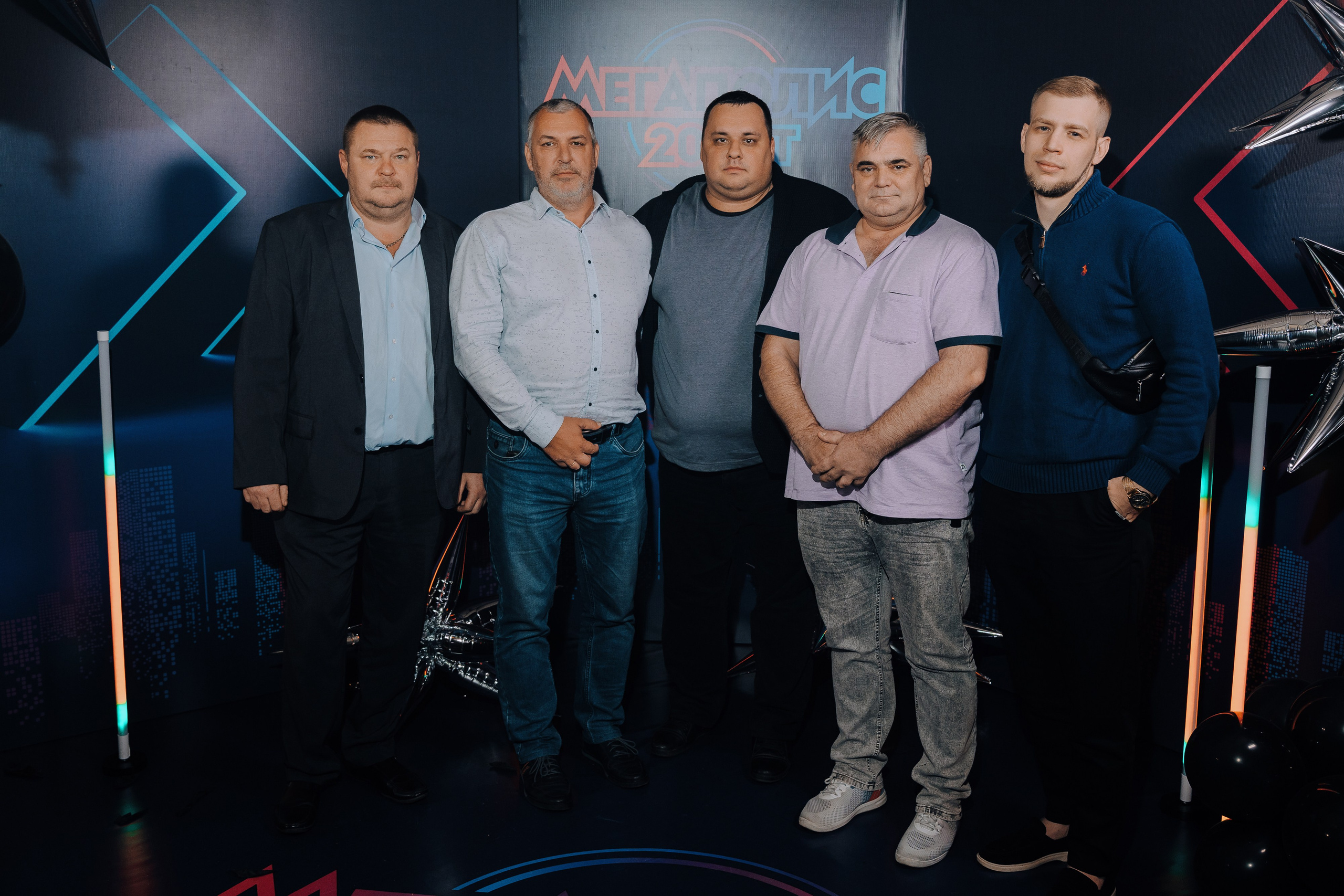 20 ЛЕТ МЕГАПОЛИС ЧЕЛЯБИНСК ХЕДЛАЙНЕР ЕЛКА. Репортажный фотограф Зуев Роман г. Челябинск