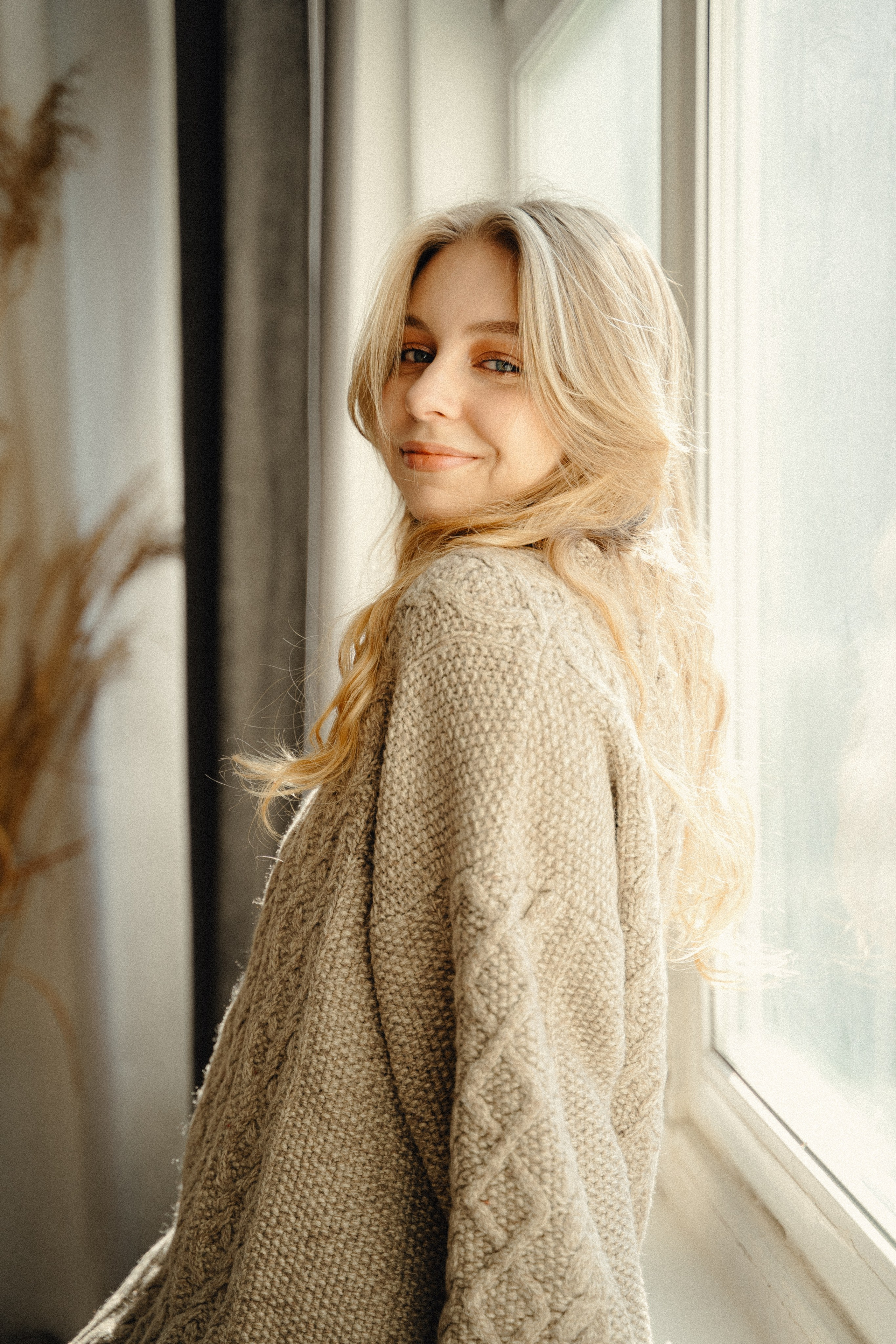 Александра пианистка. Главная