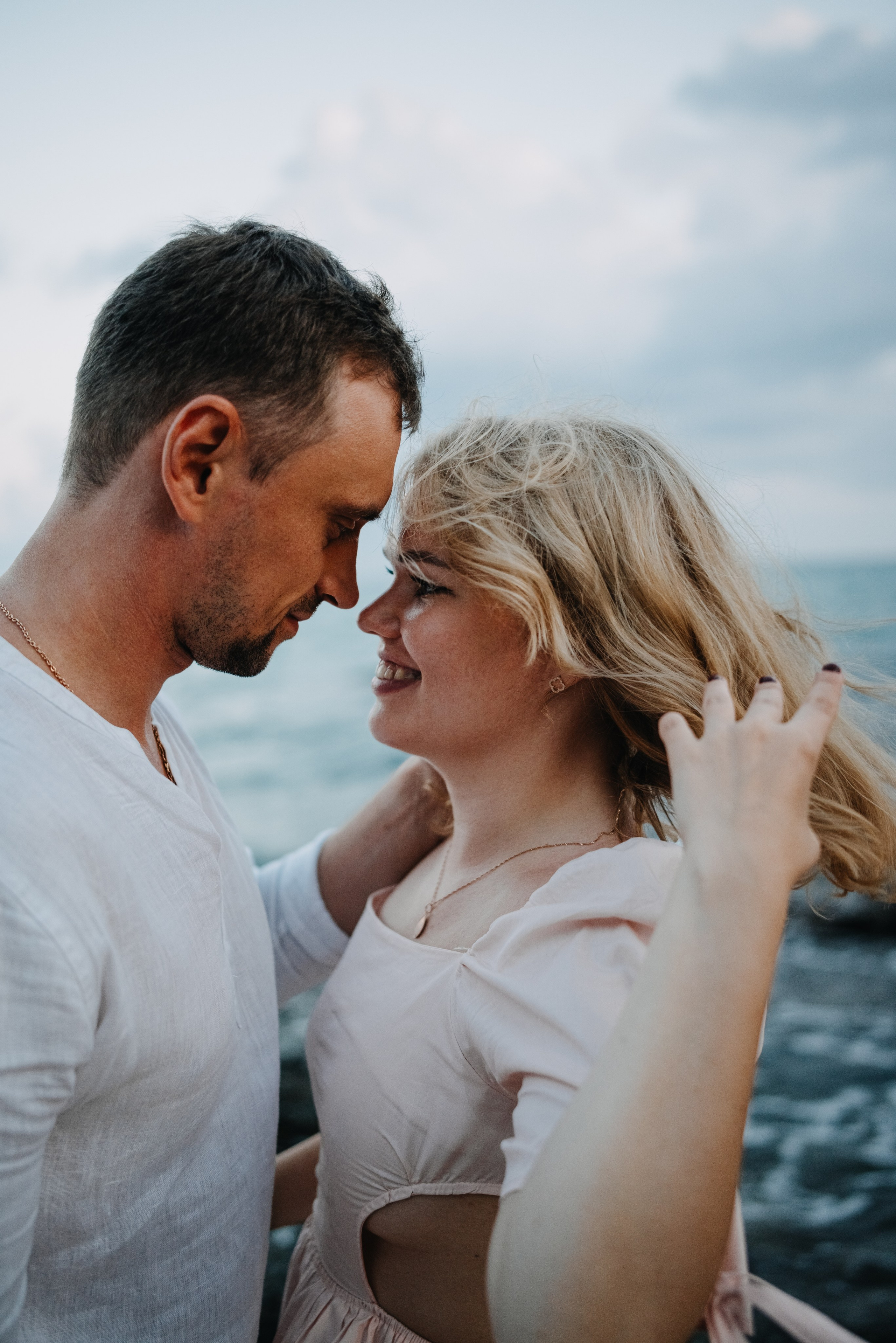 Съемка пары на море. Портретный и свадебный фотограф в Тбилиси • xeniqo