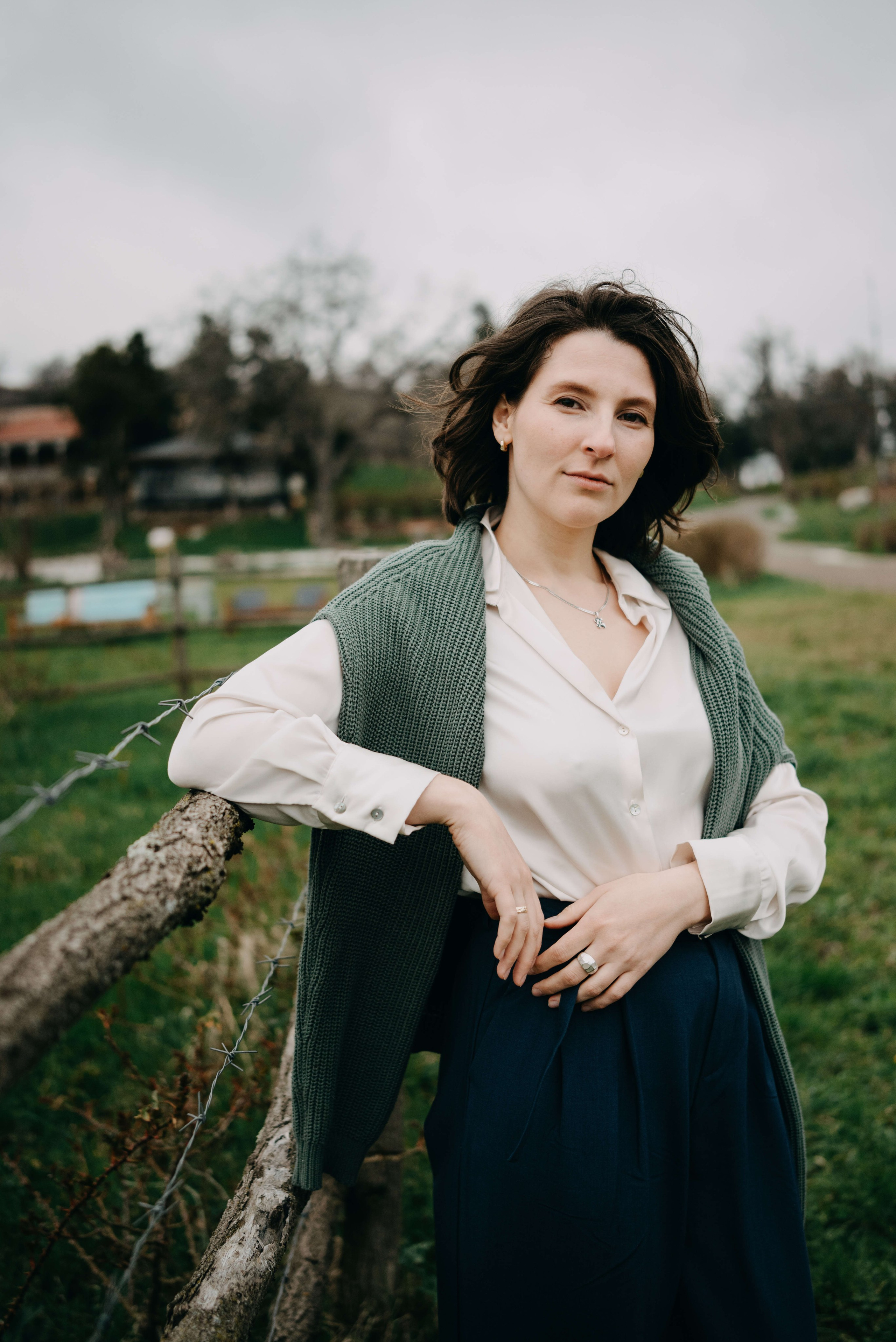 Портретная фотосессия на ферме с лошадьми. Портретный и свадебный фотограф в Тбилиси • xeniqo