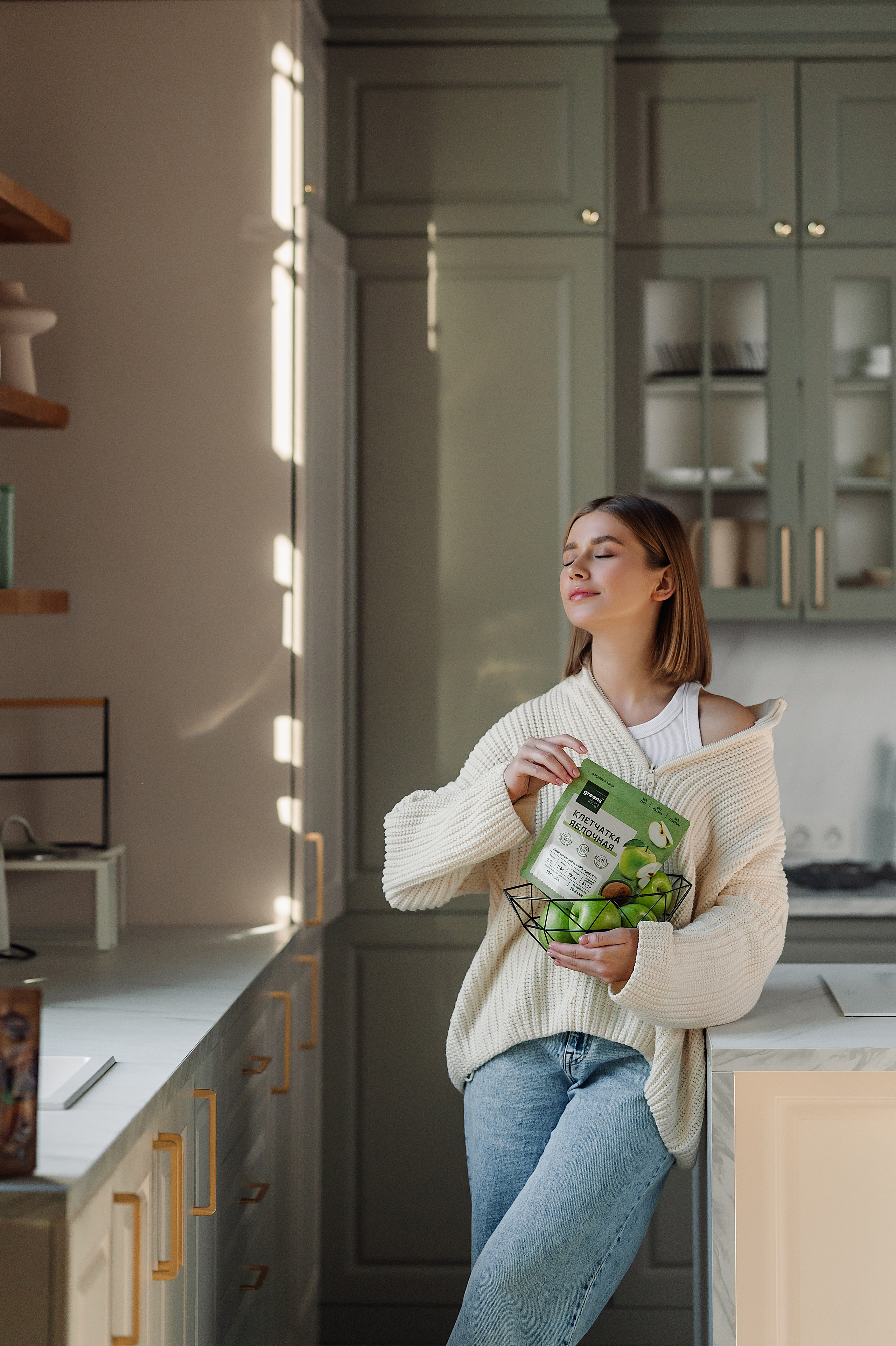 Съемка товаров для маркетплейсов (Wildberries, Ozon, Яндекс.Маркет). Фотограф товаров для соцсетей - инстаграм, вконтакте. Контент-фотограф в Москве Хныкина Лена