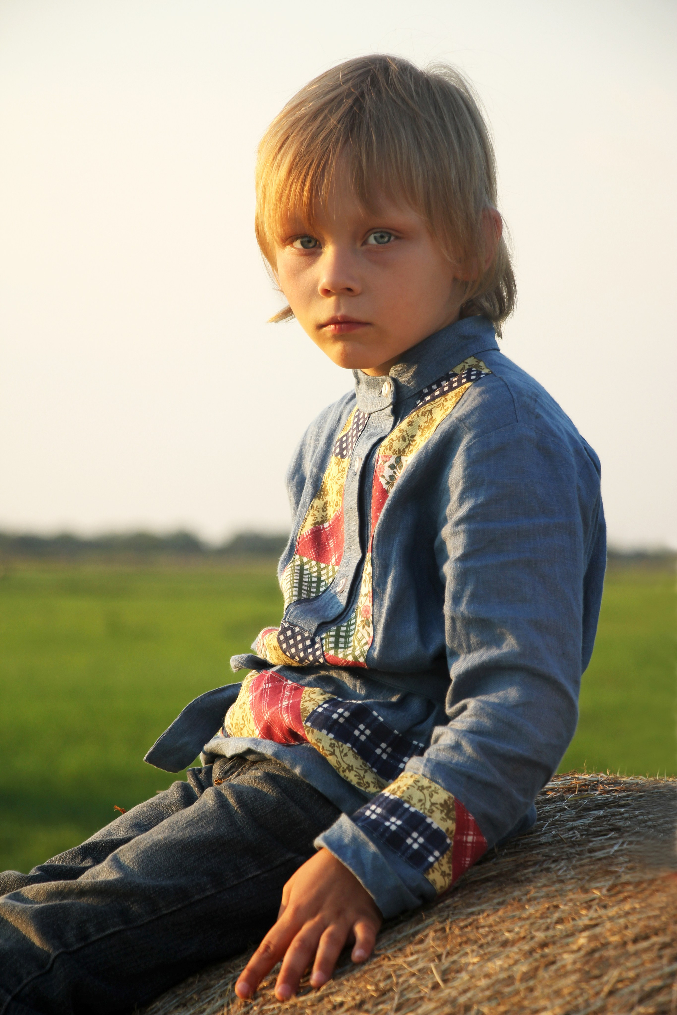 На стоге сена. Фотограф в Москве Юлия Карпова
