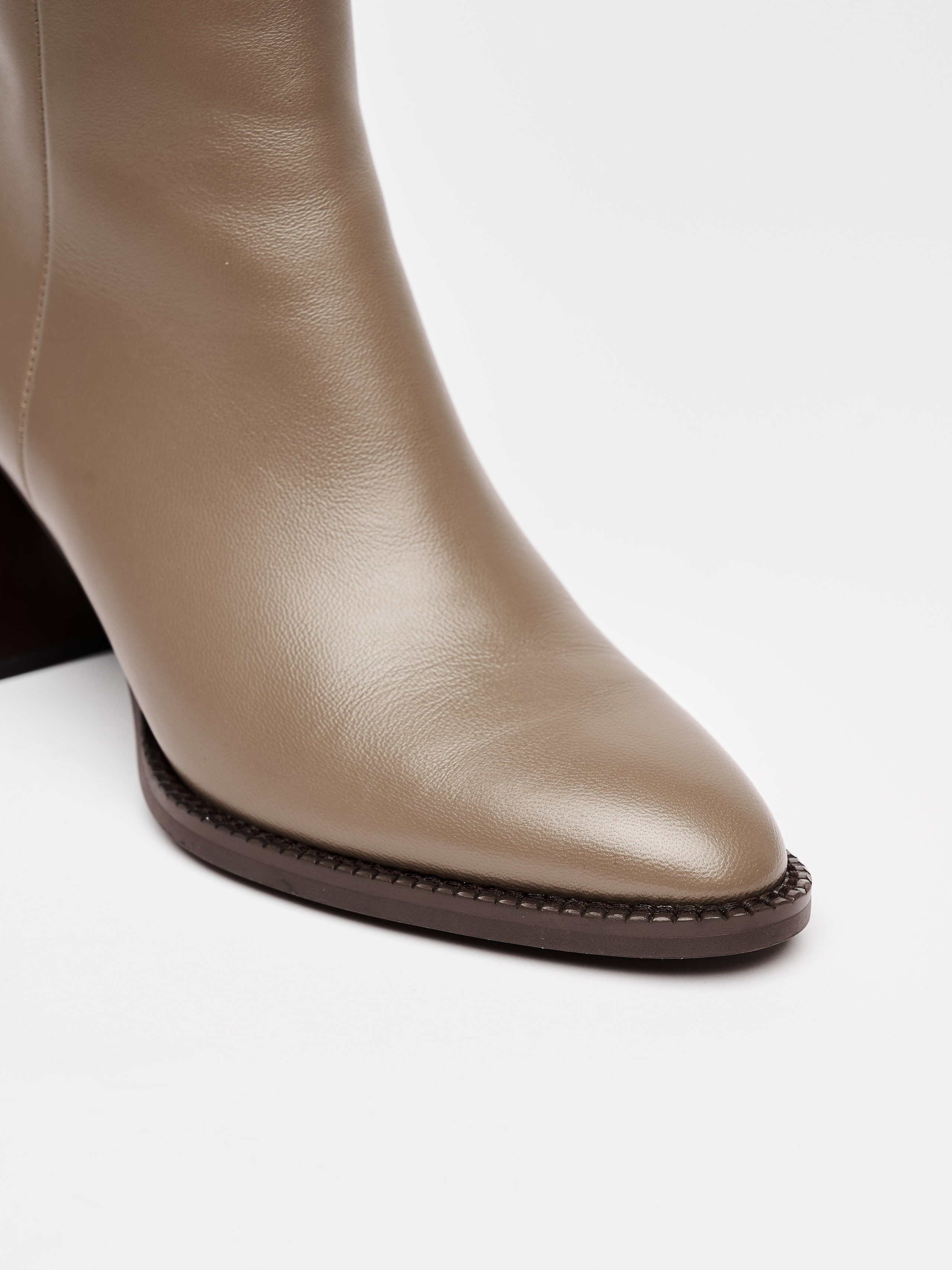 Съёмка для бренда Salamander. Fashion фотограф в Москве Ксения Чупрунова