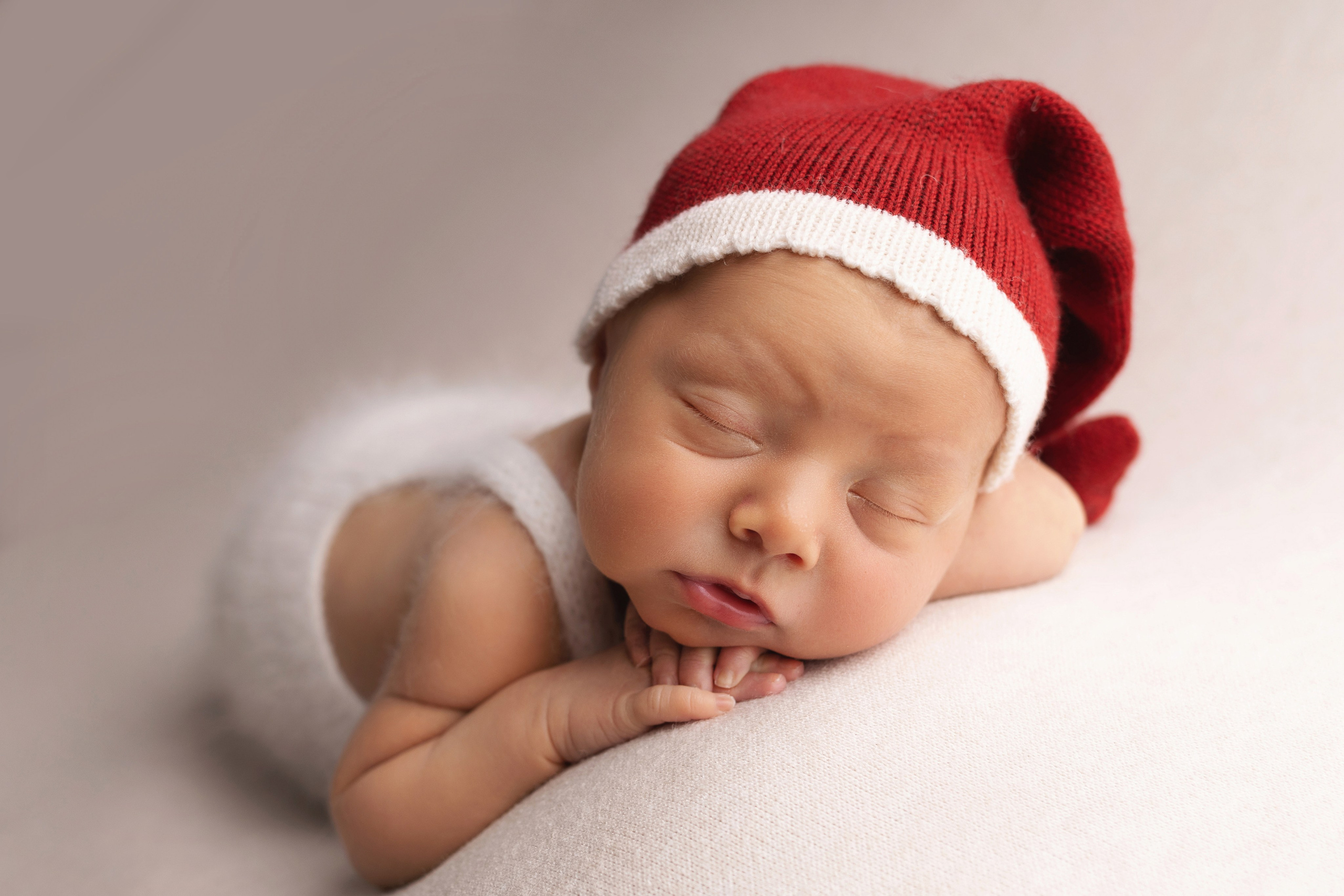 Классическая фотосессия малыша. Фотограф новорожденных малышей в Омске и Омской области Эльвира Камаева