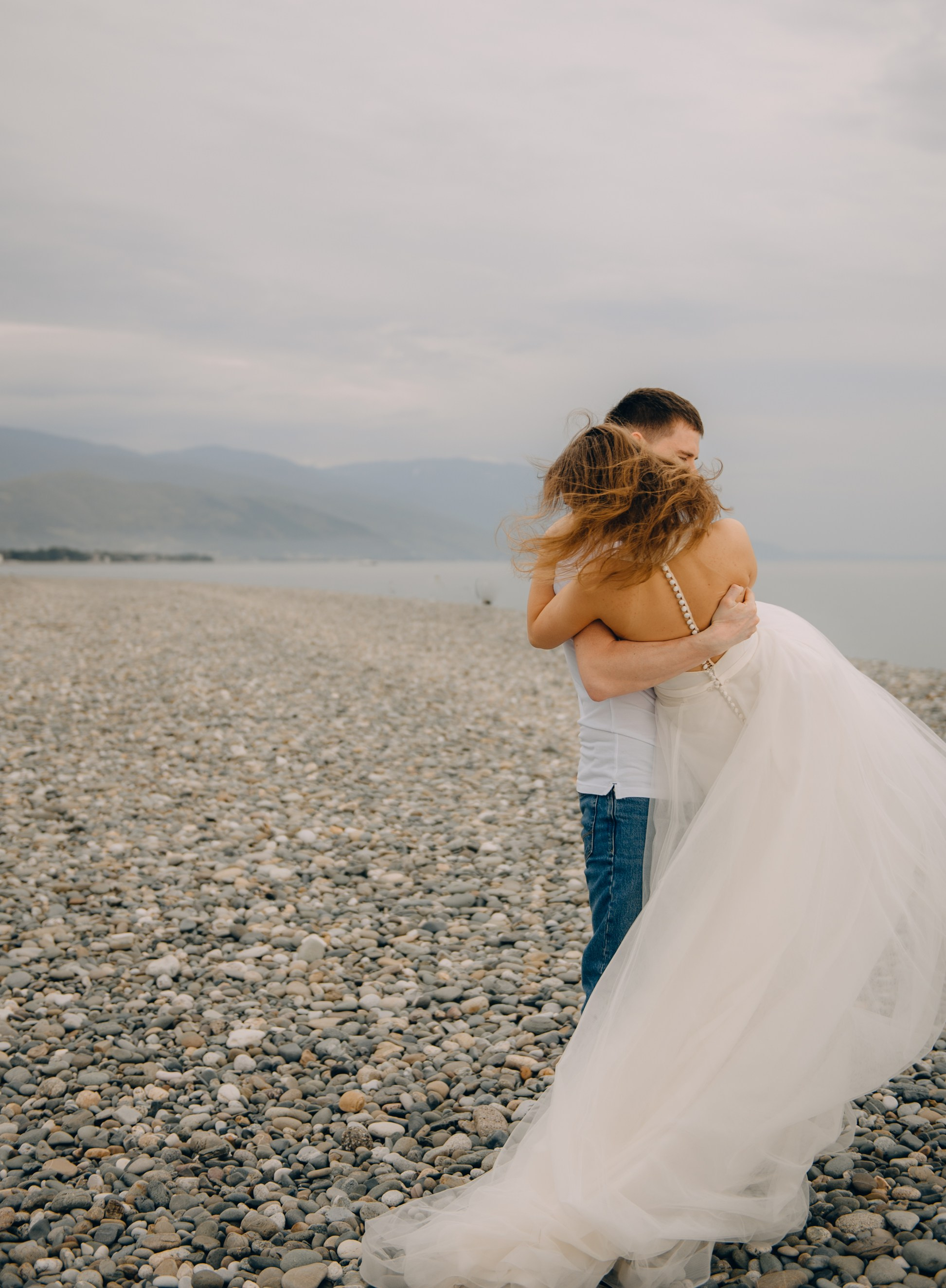 Свадебная прогулка пляж Бархатные Сезоны. Свадебный и семейный фотограф София Невская