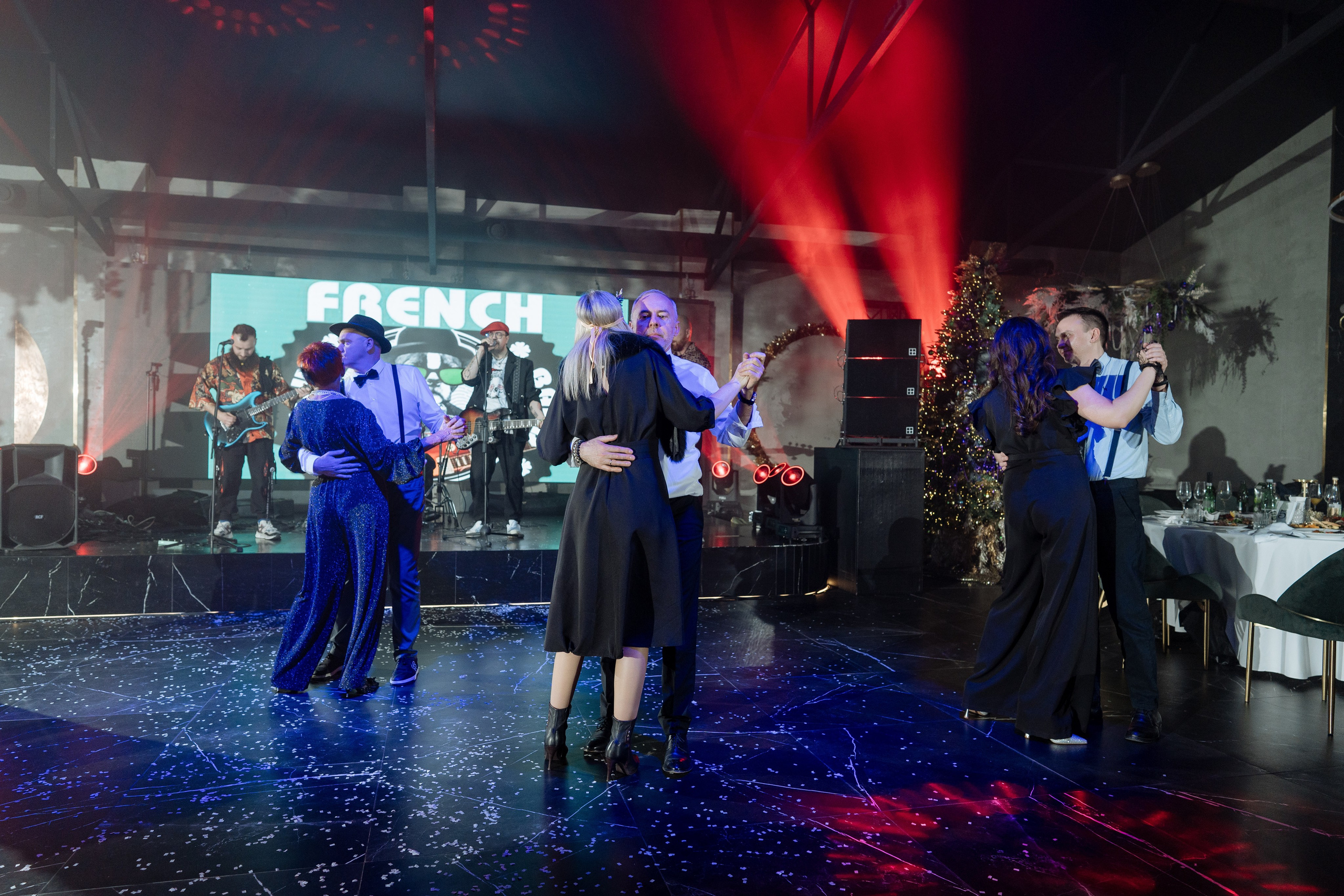 Альбион Тур