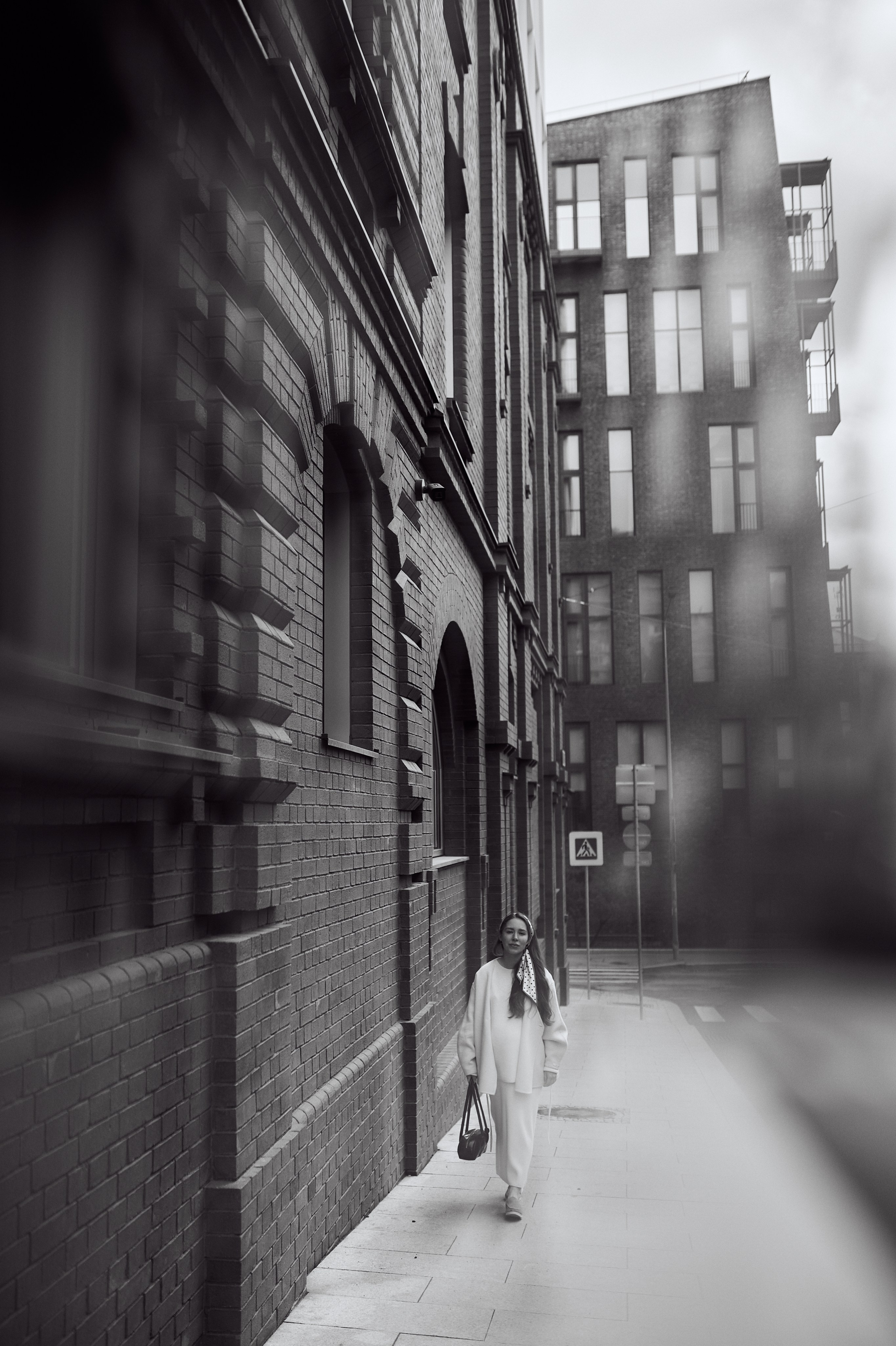 Оля на прогулке по городу. Семейный и свадебный lifestyle-фотограф в Москве Мария Петрова