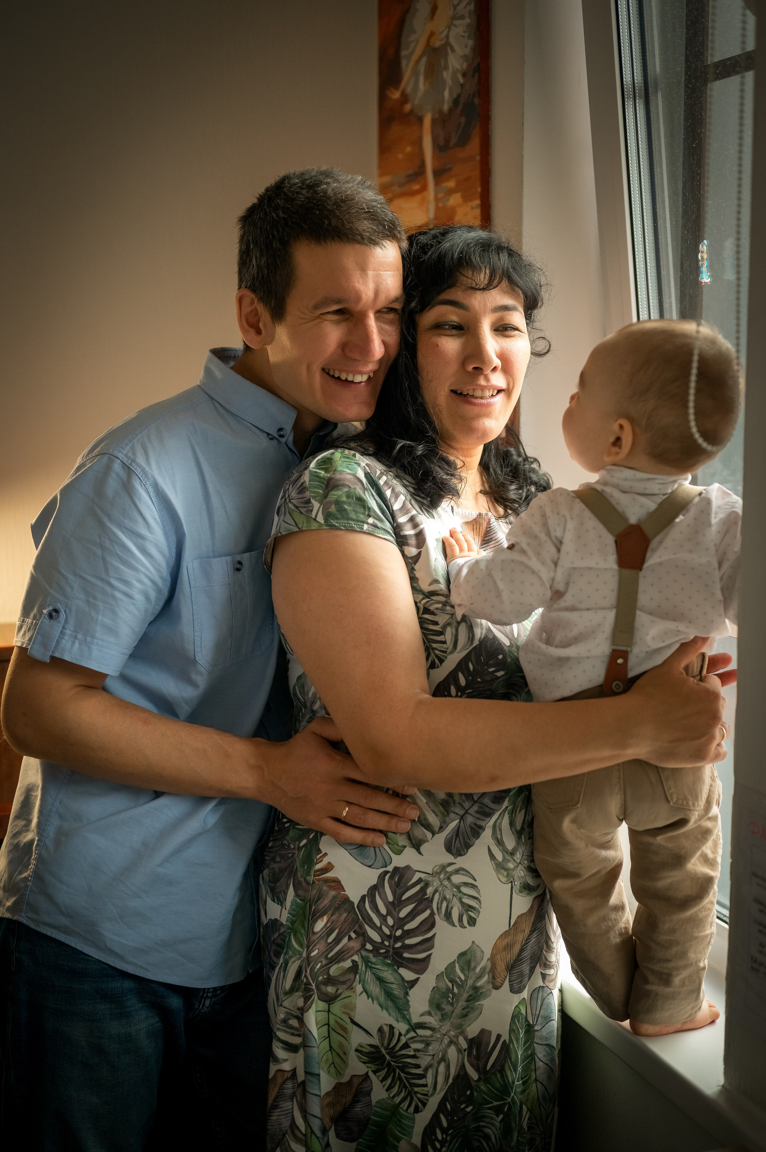 Родители с новорожденным малышом. Фотограф новорождённых, семейный, школьный в городе Калуге Евгения