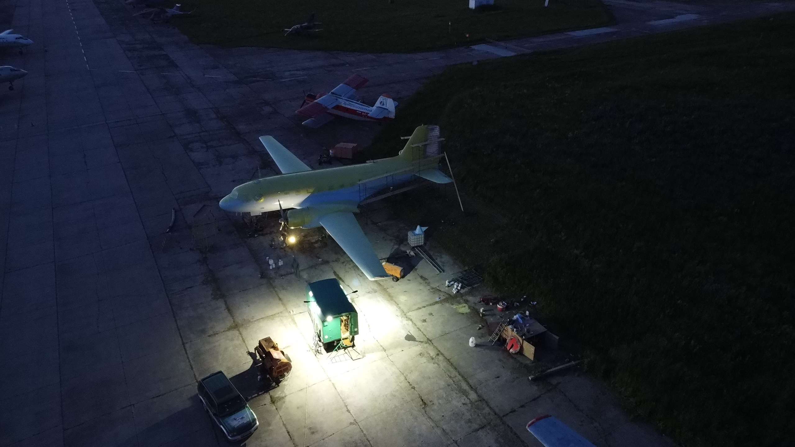 Ил-14Т «Голубая Мечта» — покраска (2022г). Фотоальбом показывающий увлекательный мир авиации и мир медведей Андрея Иванова