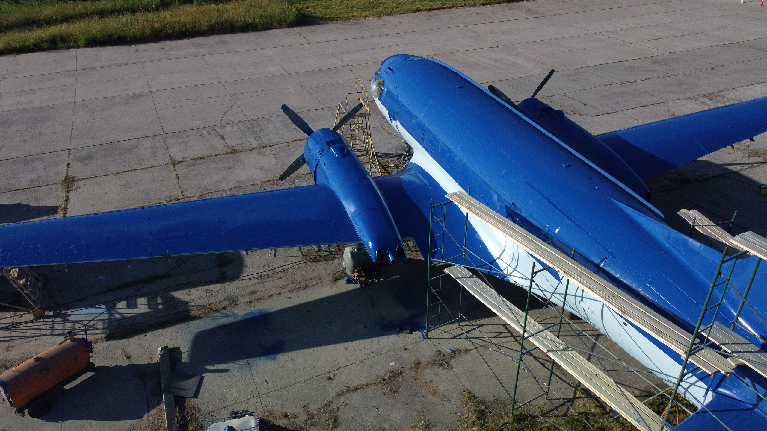 Ил-14Т «Голубая Мечта» — покраска (2022г). Фотоальбом показывающий увлекательный мир авиации и мир медведей Андрея Иванова