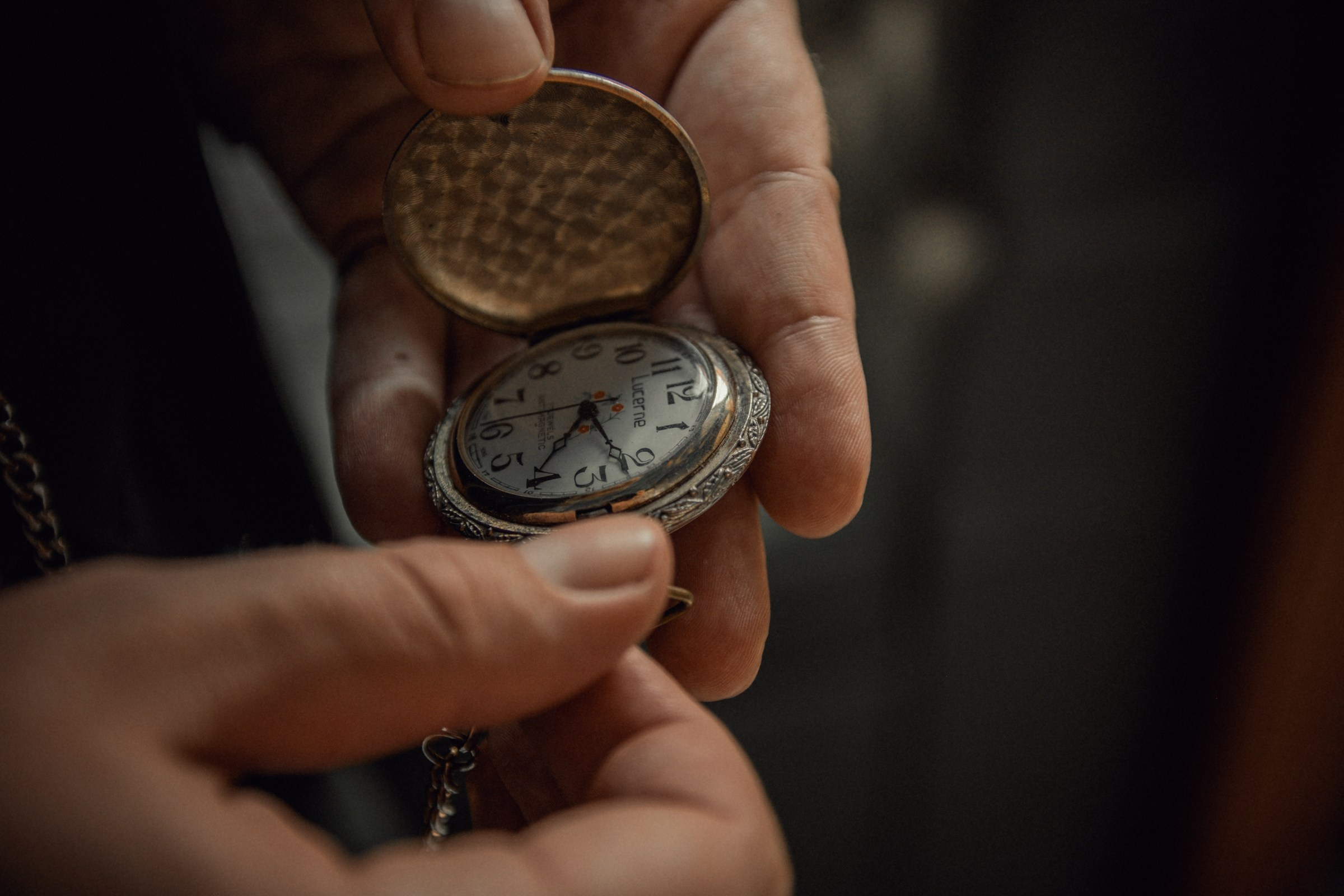 Иван. Фотосессия в баре. Фотограф Батуми | Lera Rawlick