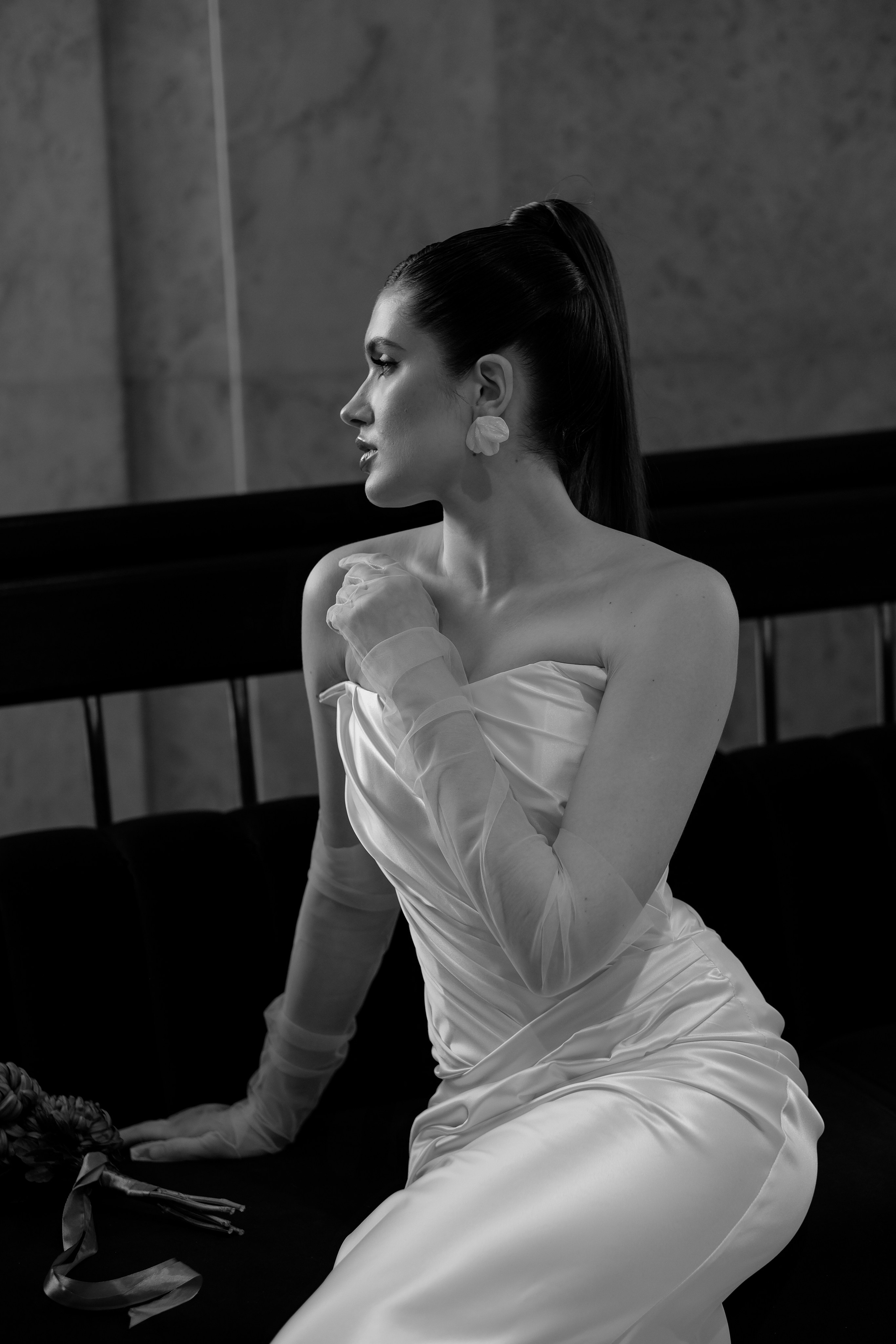 Свадебная фотосессия в театре драмы имени Наума Орлова. Свадебный фотограф в Челябинске Сырчикова Наталья