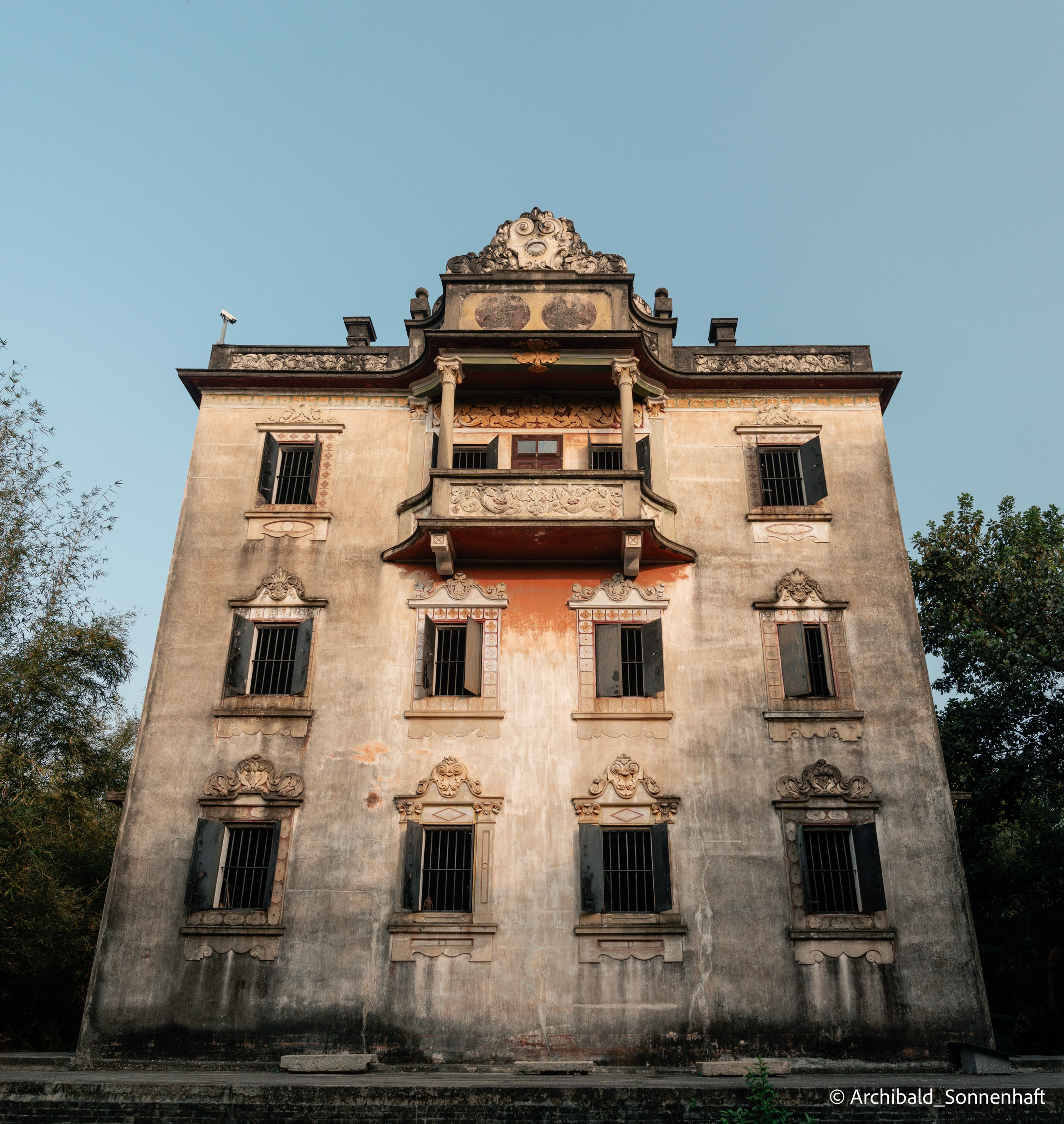 Diaolou in Kaiping. Photographer in Guangzhou, China. Archibald Sonnenhaft