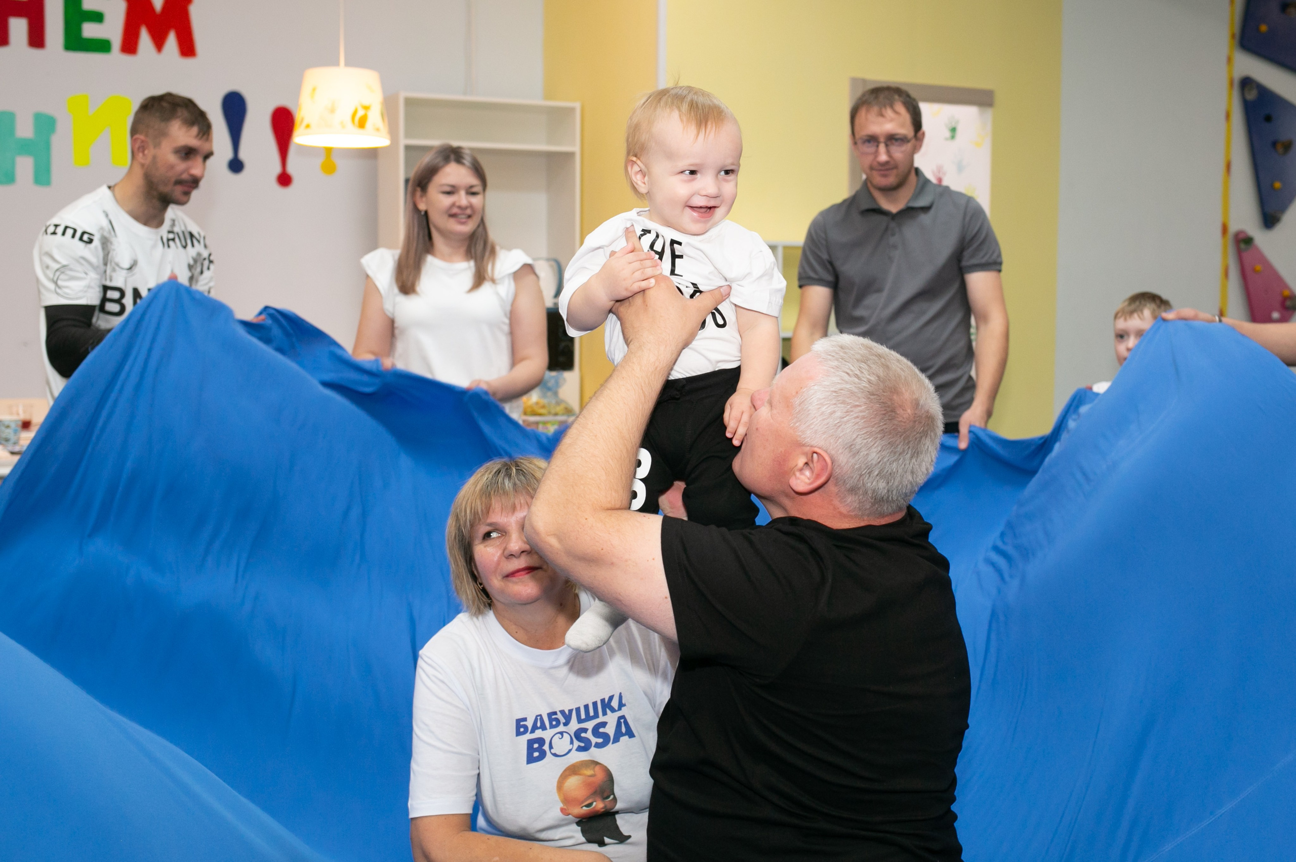 Белый кролик. Пикачу. Фотограф новорожденных и семейный фотограф НСО г. Бердск Марина Львова