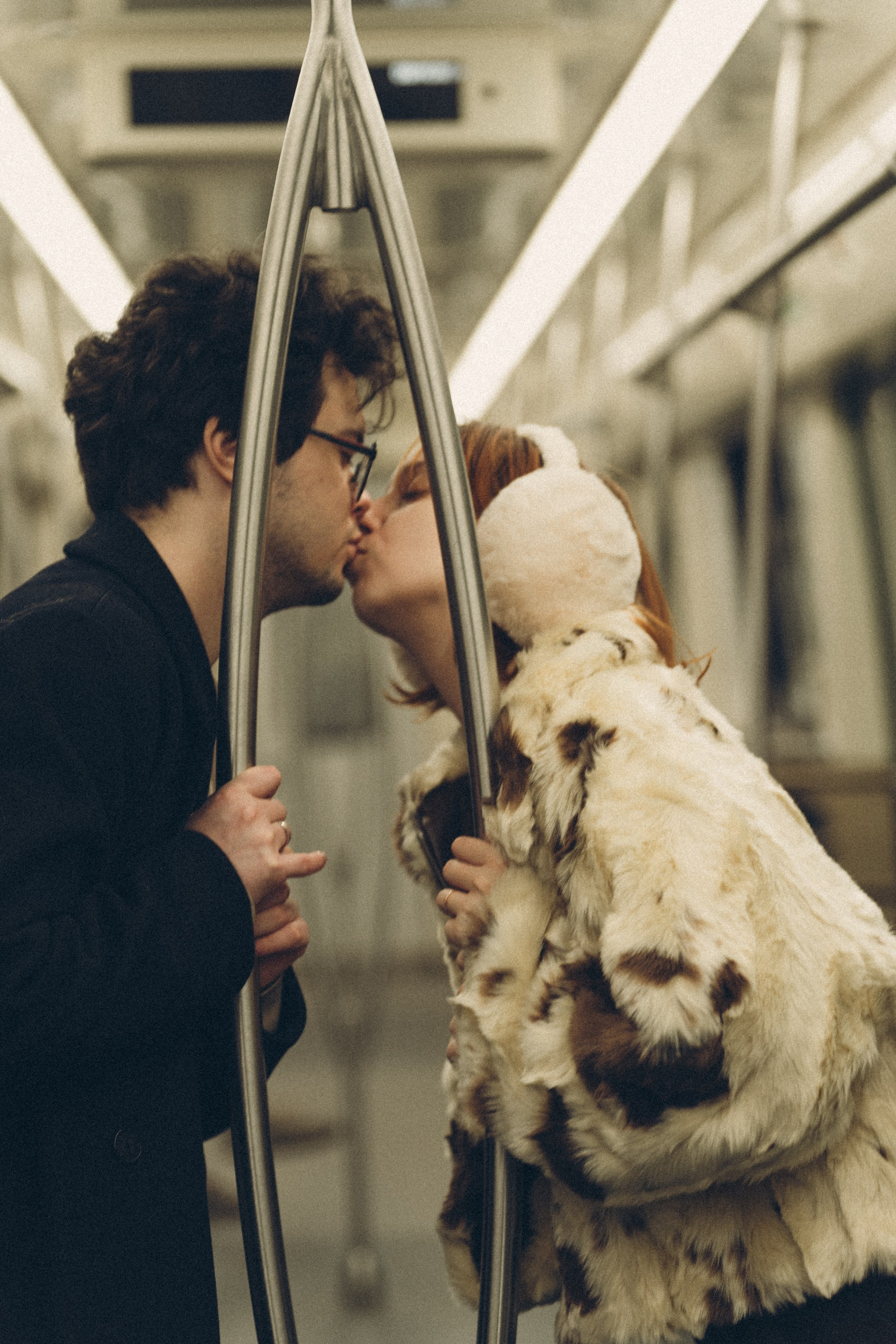 НОВОГОДНЯЯ ФОТОСЕСИИЯ ПАРЫ В МЕТРО ЛЮБОВЬ. Профессиональный фотограф, Санкт-Петербург — Виктория Богомолова