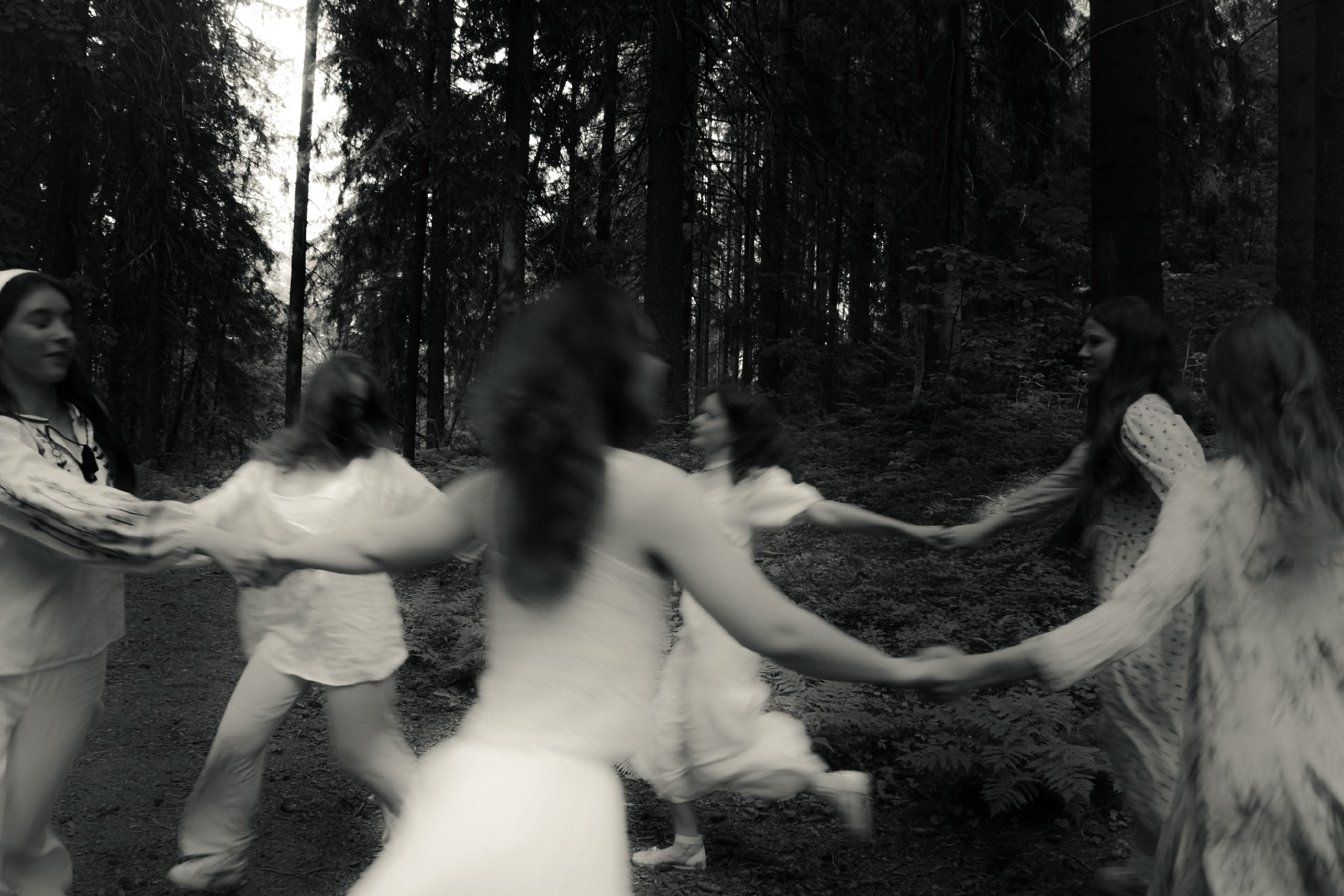 Лесные нимфы. Со стороны / репортажный фотограф в СПб