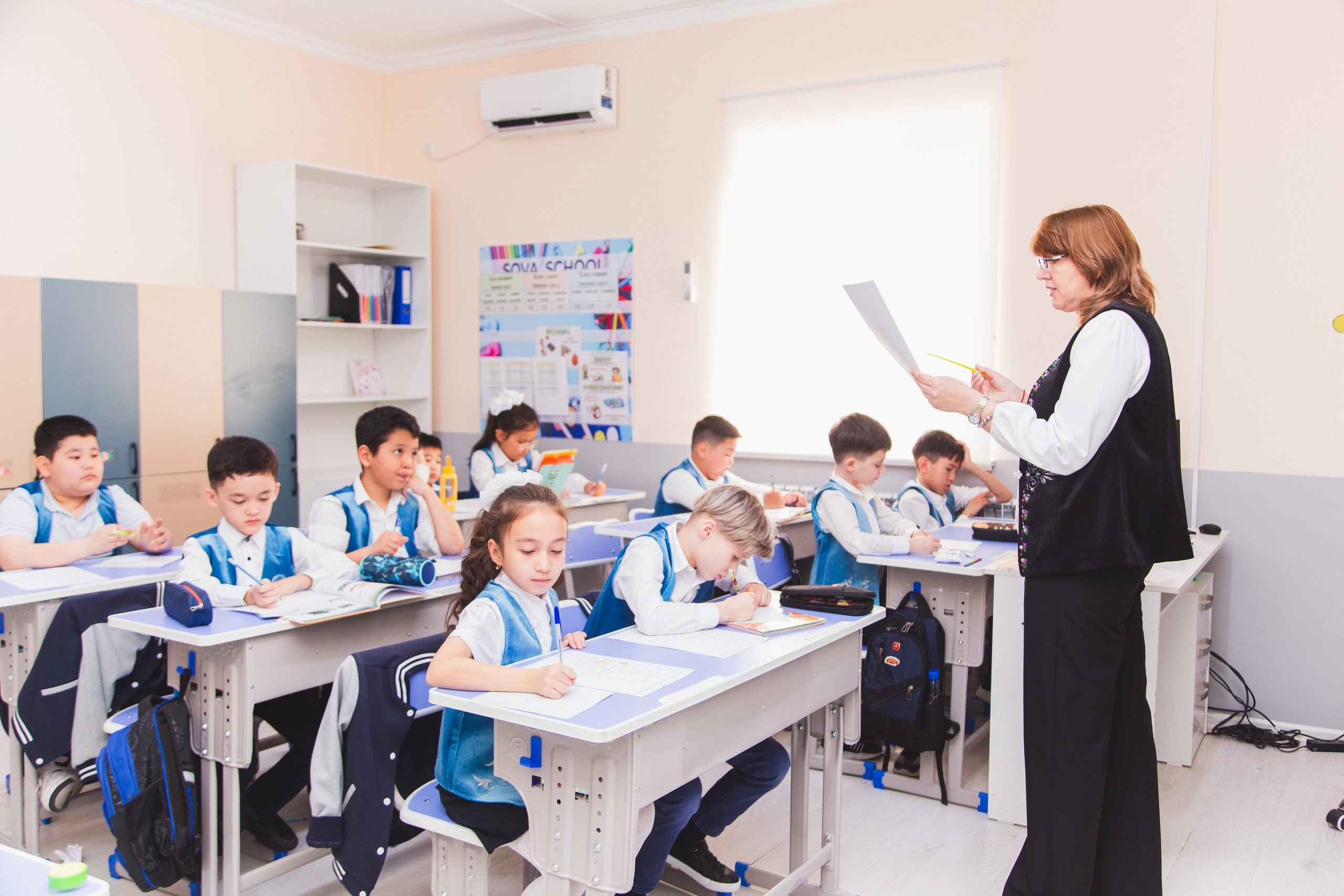 Sova School Атырау. Рекламный и портретный фотограф в Алматы — Серекпаев Танирхан