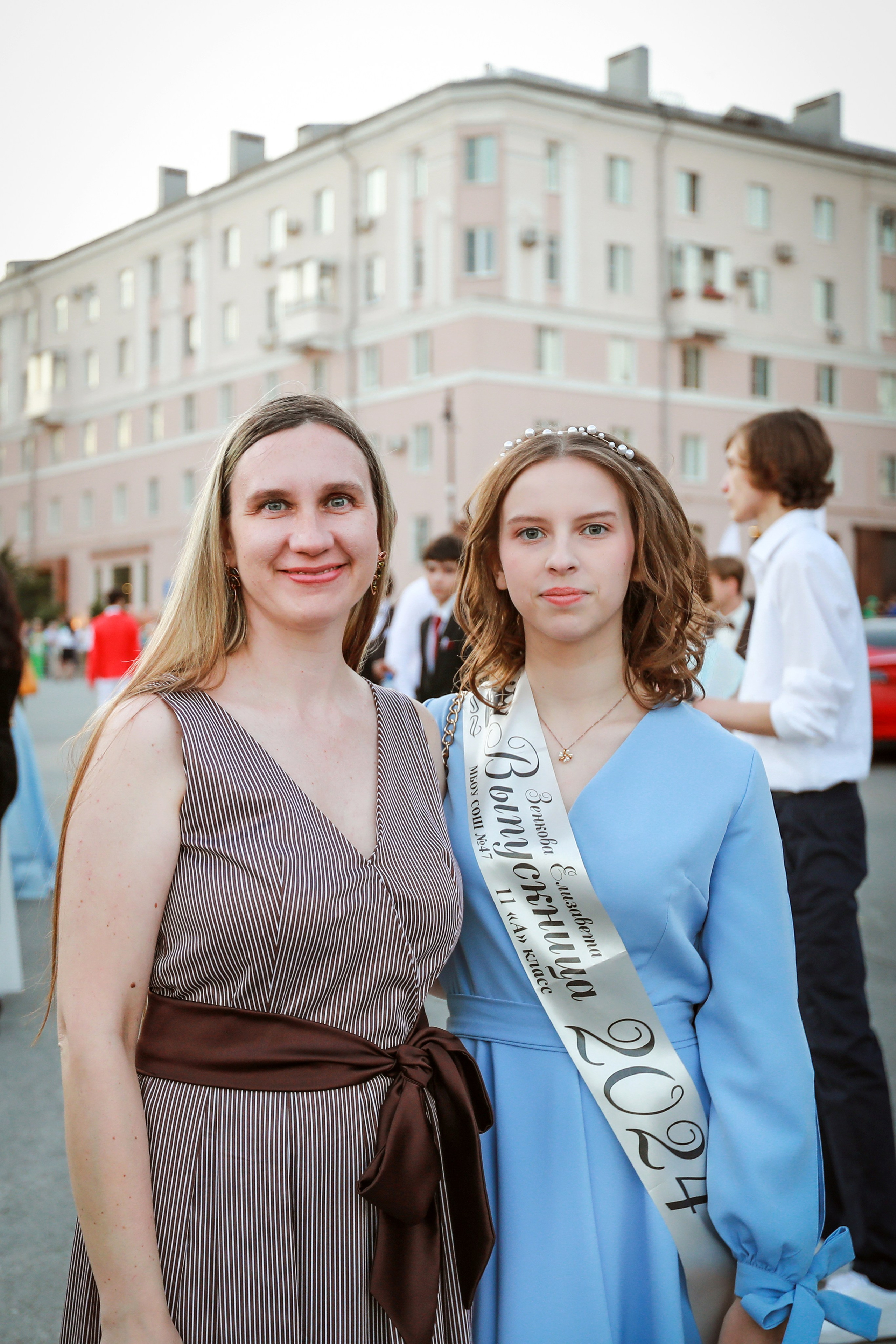ПРО ВЫПУСКНОЙ на Площади Ленина. Medlori fotobook Выпускные альбомы в Липецке Лариса Медведева
