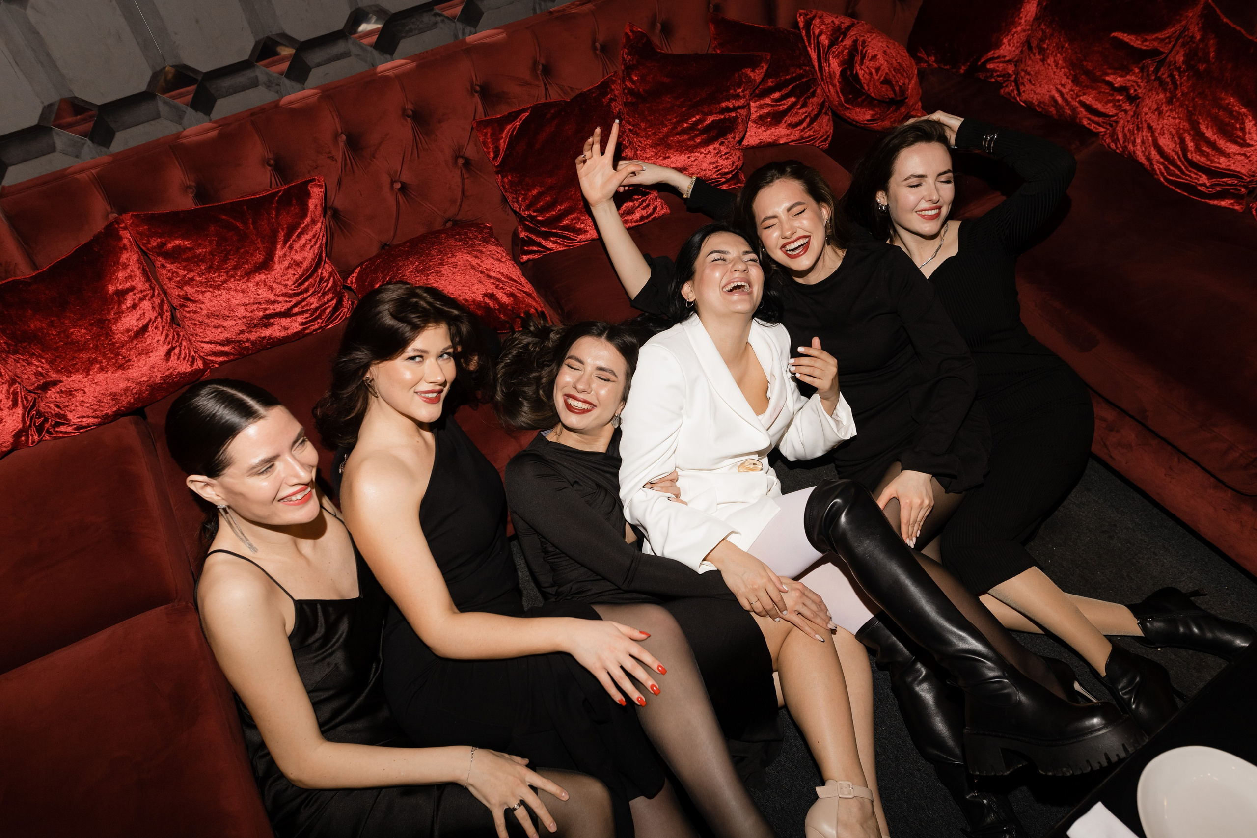 Девичник Альбины в «Leps bar». ФОТОГРАФ НОВОСИБИРСК — АЛЁНА ЖИГАЛЕЕВА