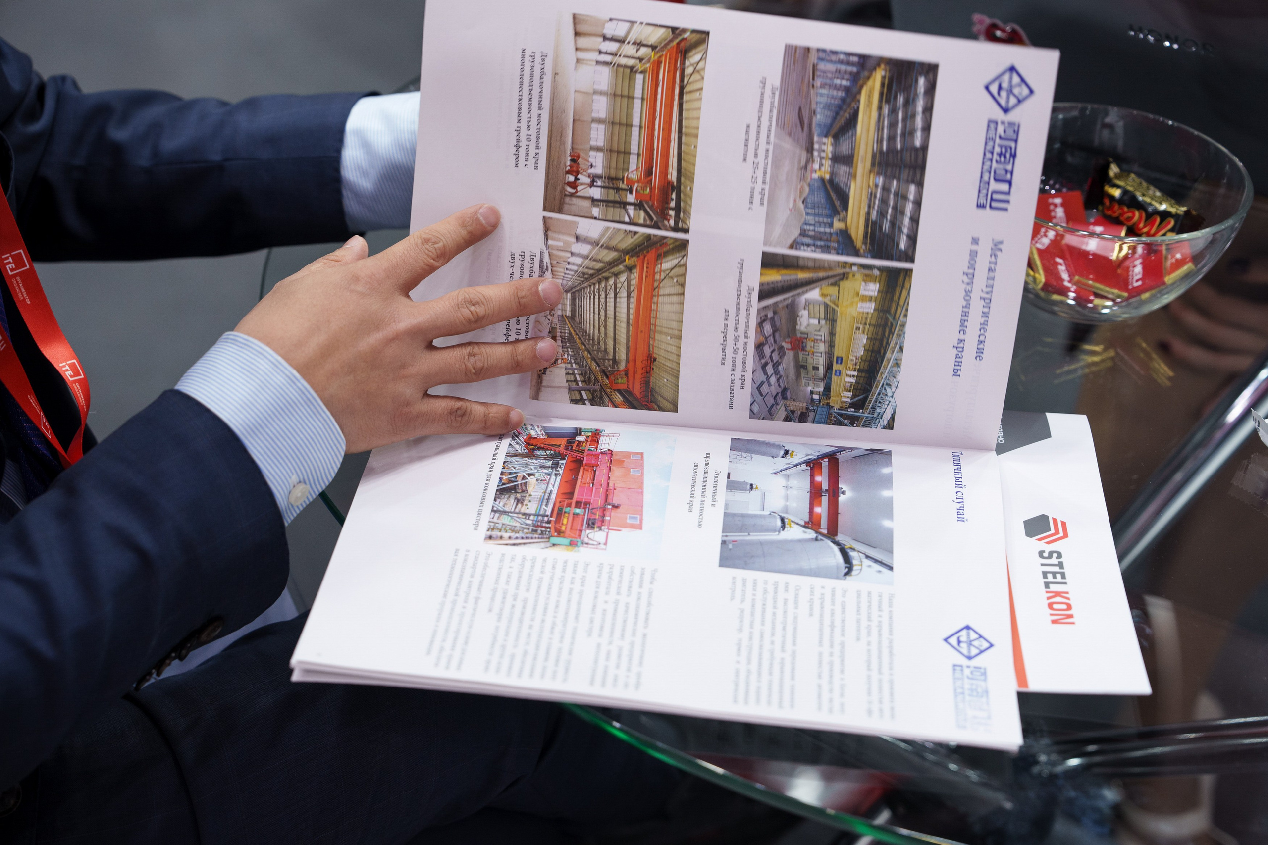 HELI. Стенд в Крокус Экспо. Фотограф Саша Блюз