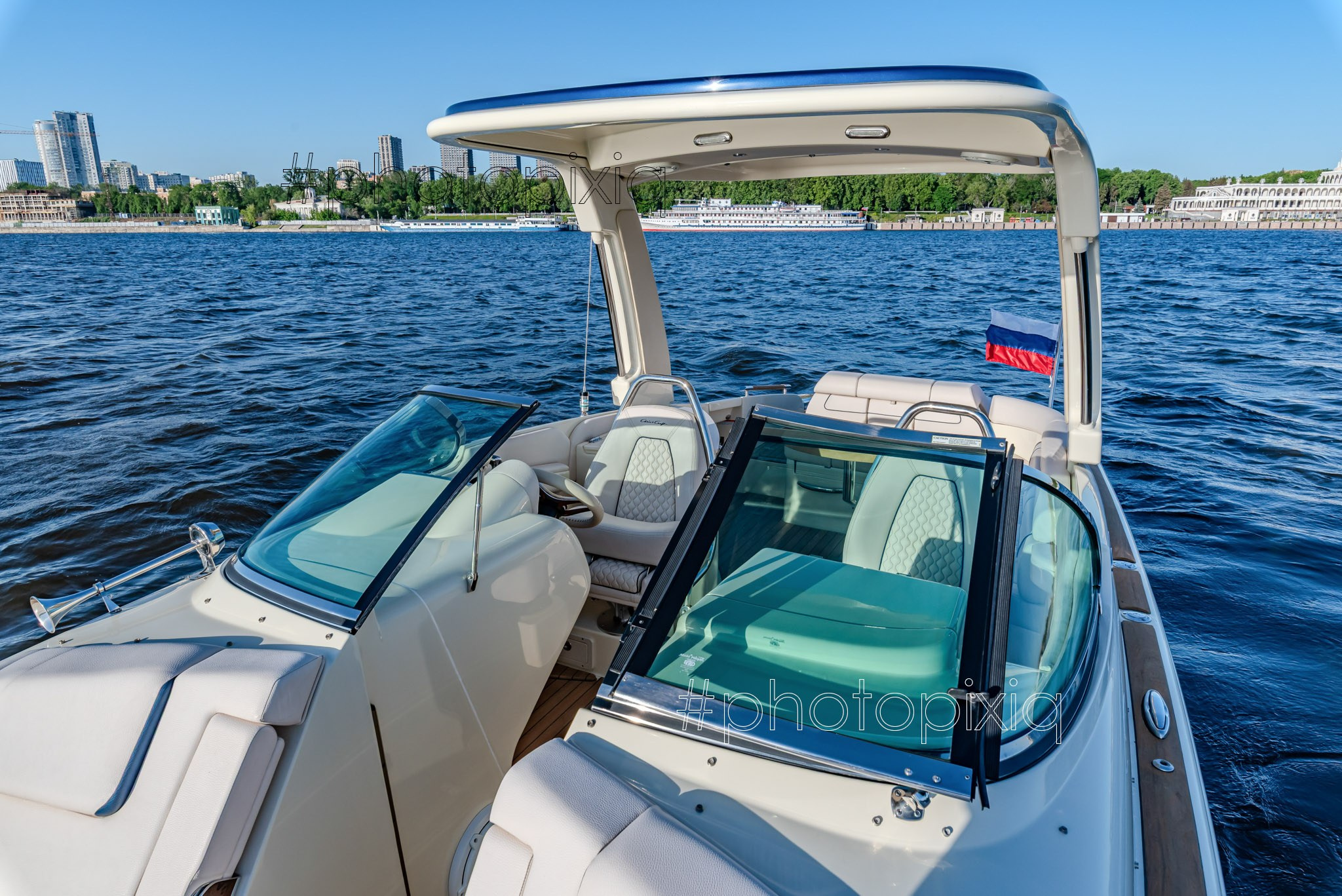 Фотосъёмка катера Chris Сraft для брокера. Интерьерная съёмка и виртуальные туры — Интерьерный фотограф Кузнецов Сергей (photopixiq)