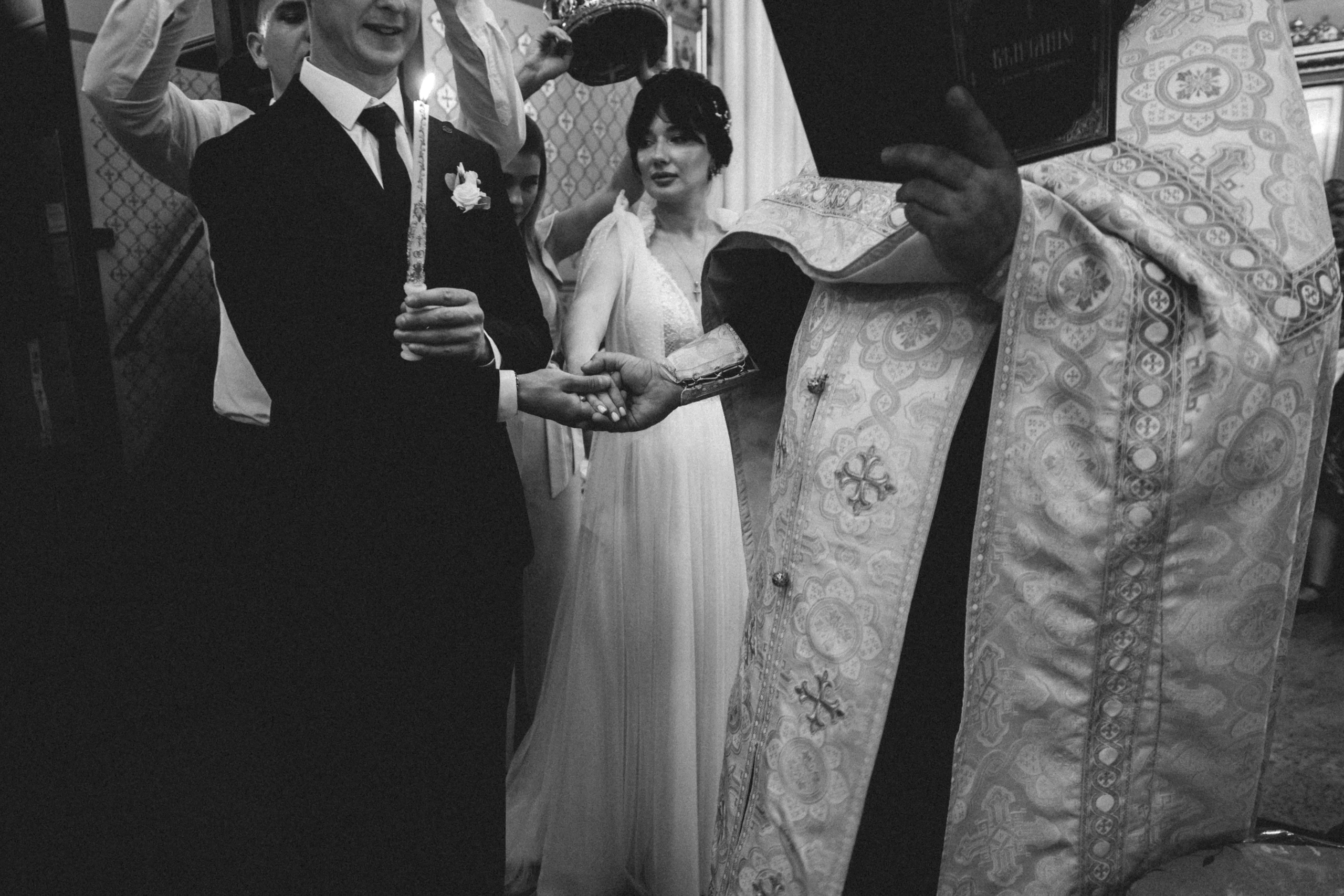 Свадьба с венчанием в Щелково. Прогулка в Гребнево, ресторан Кинза, отель Премиум. Свадебный и семейный фотограф Виктория Носачёва. Щелково, Москва и МО