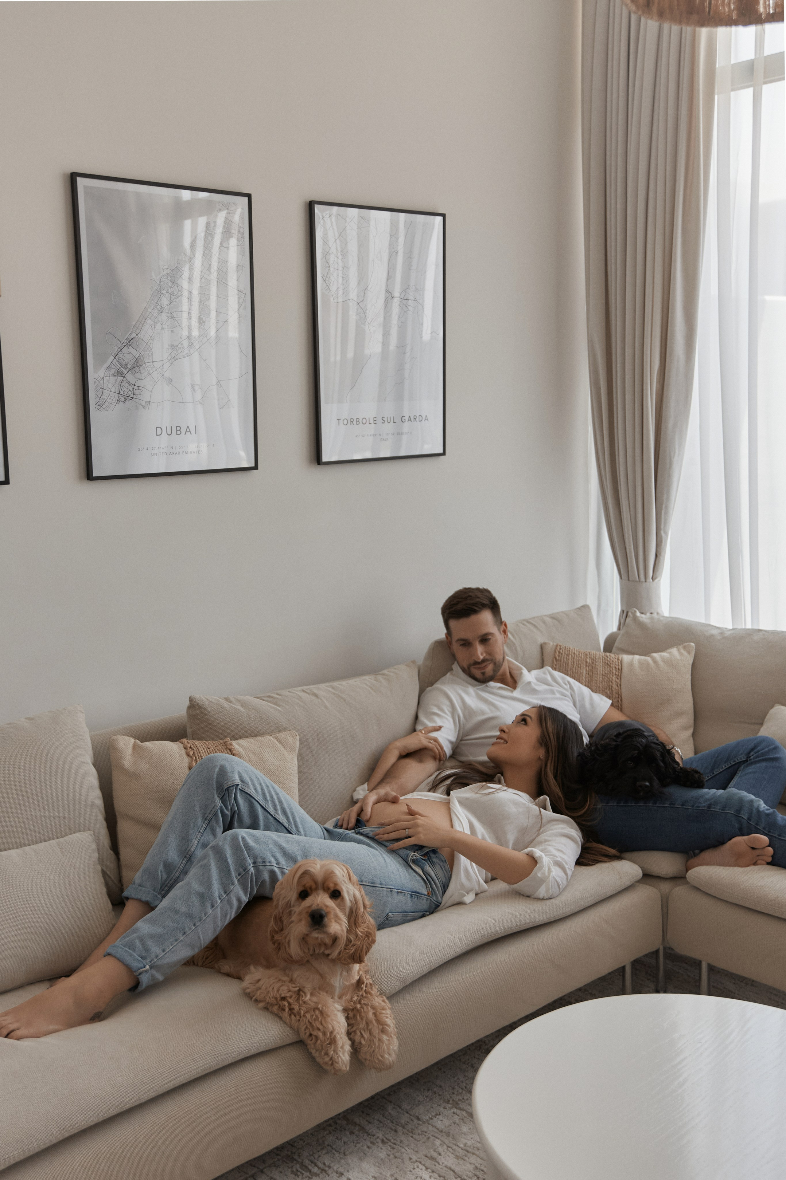 Cozy Pregnancy Photoshoot Dubai | At-Home Comfort