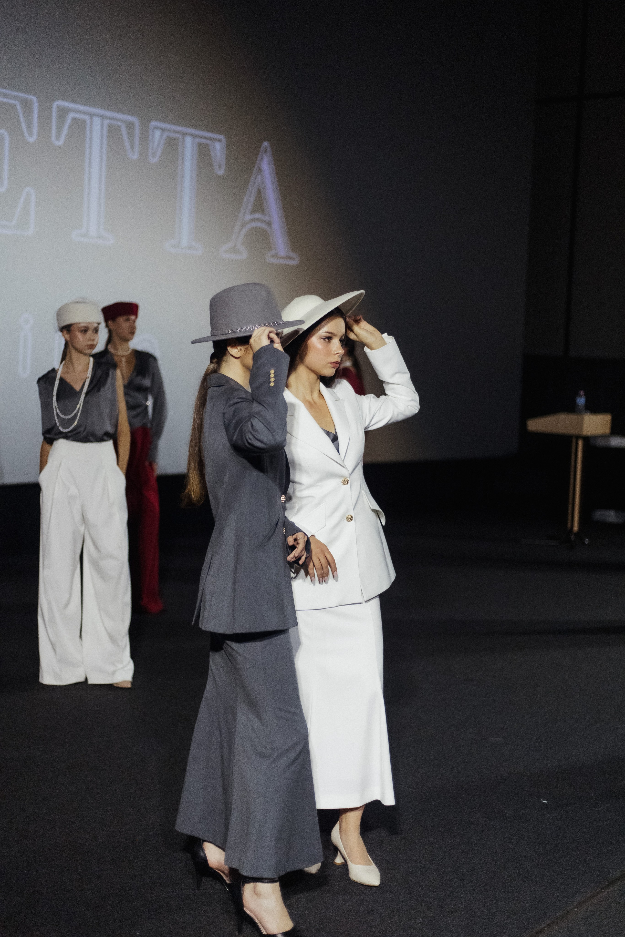 ФЭШН КОНФА. СВОИ. ФОТООТЧЕТЫ-СОБЫТИЯ-МЕСТА