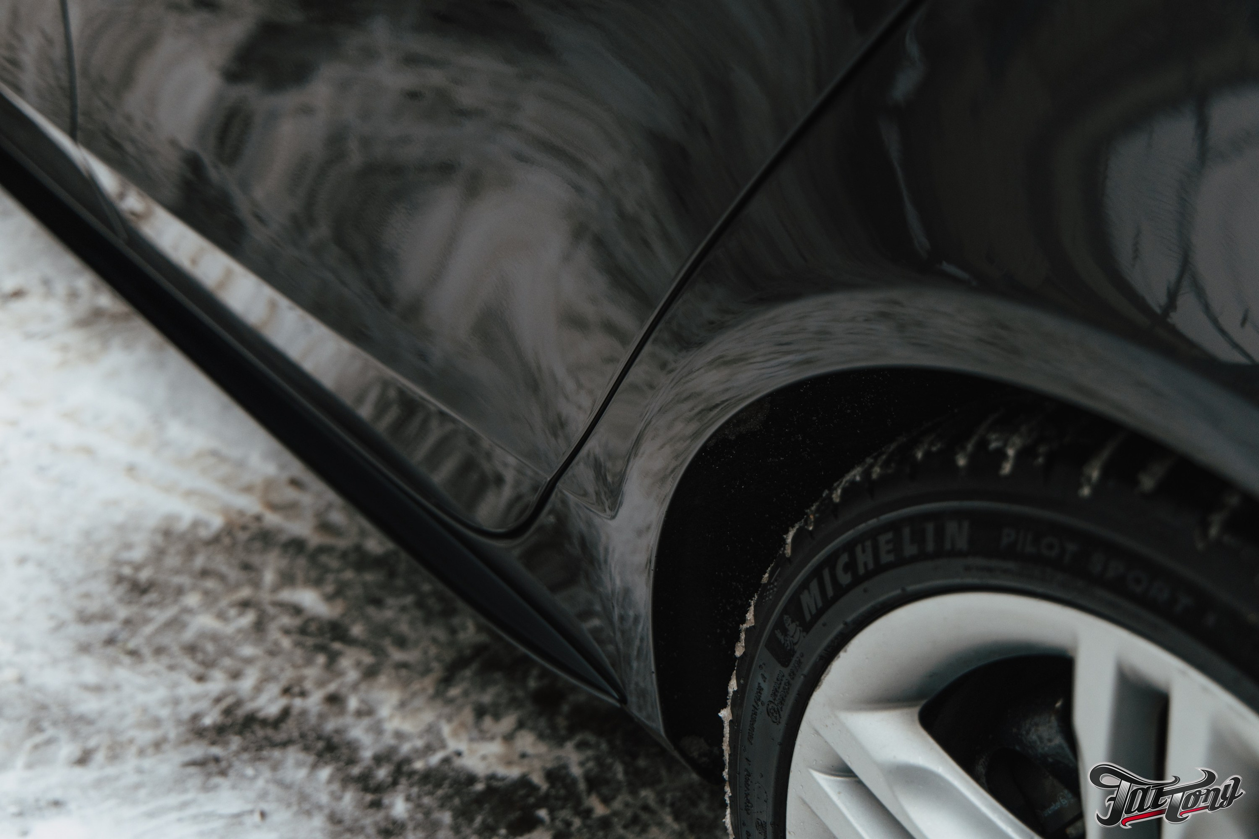 Audi S4 полный окрас кузова, кузовные работы и антихром. DeLorein