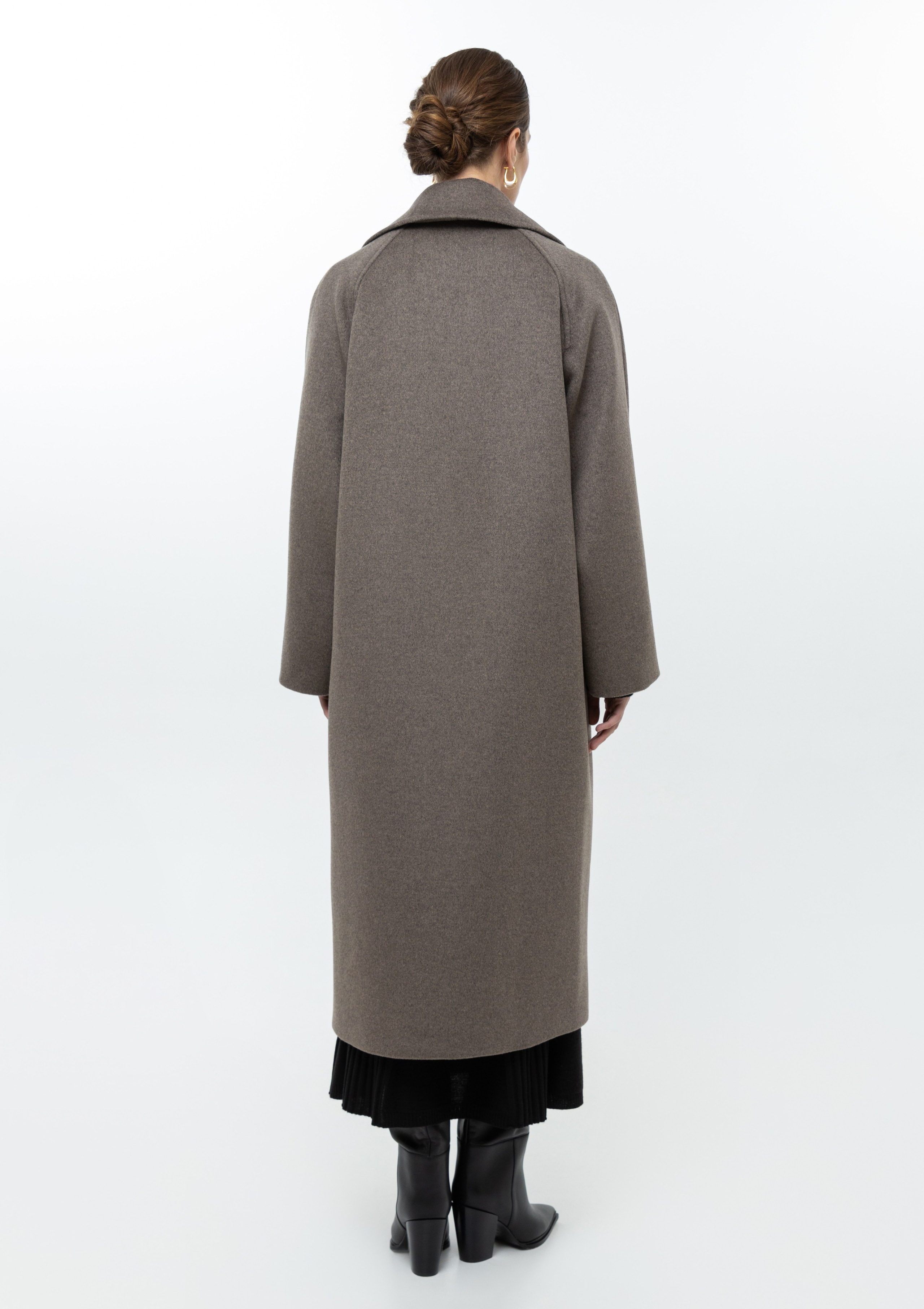 Каталог. Верхняя одежда + трикотаж бренда. 4ч,. Визажист для брендов, Фэшн продюсер Олеся Глушкова