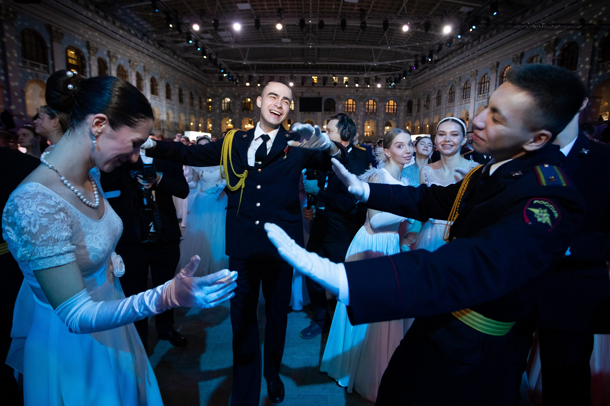 Кадетский бал. VICTOR SAPOZHNIKOV