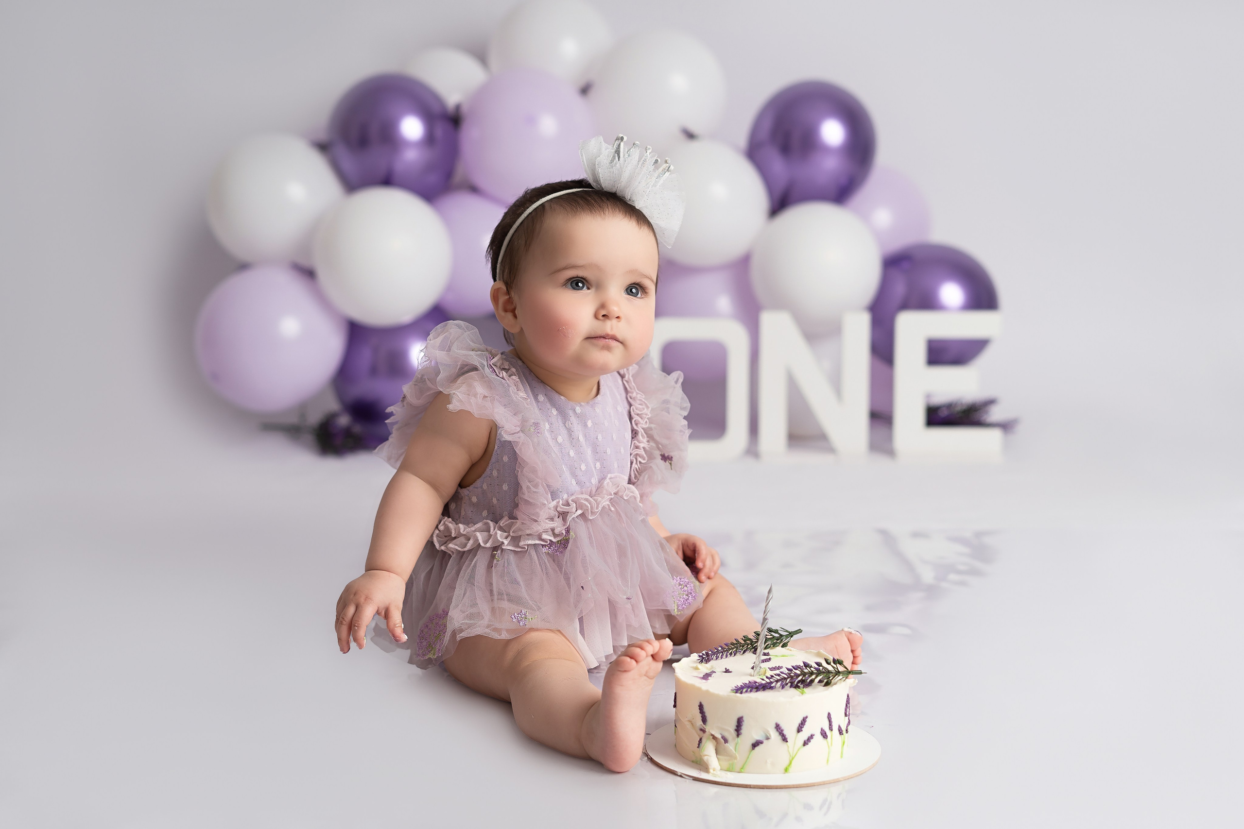 Василиса. Фотограф новорождённых в Минске. Годик под ключ