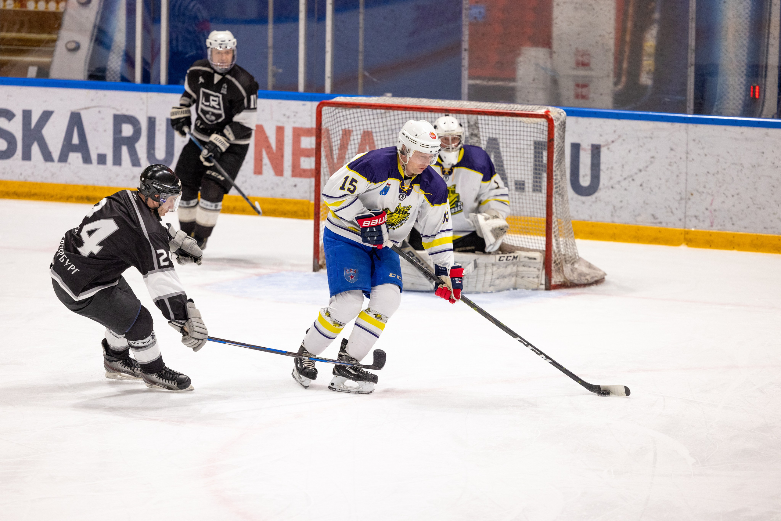 Бульдозер vs. LR-строй. Фотограф Александр Заломаев
