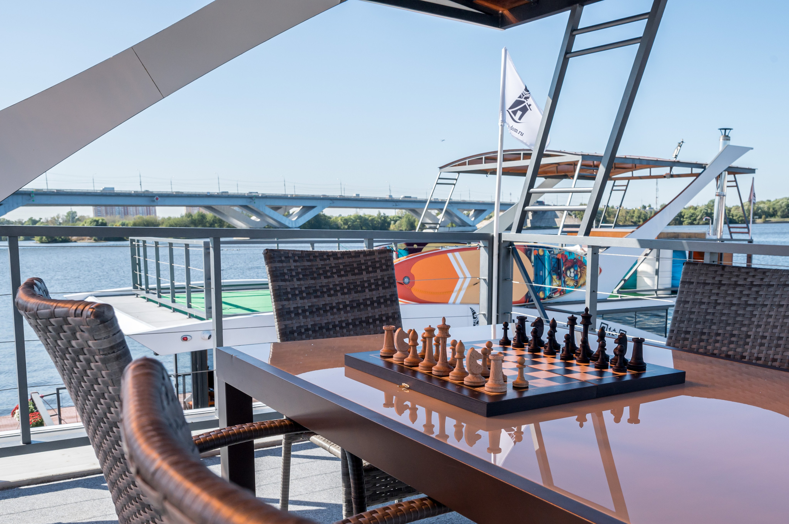 Хаусботы для вечеринок и бизнес-встреч. Интерьерный Фотограф Москва Криста FLY Труфанова