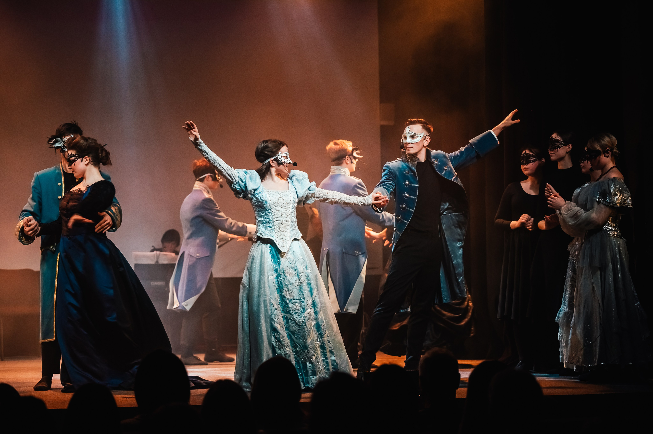 Спектакль «Золушка. Игра в сказку.». Художник по свету Максим Сергачев