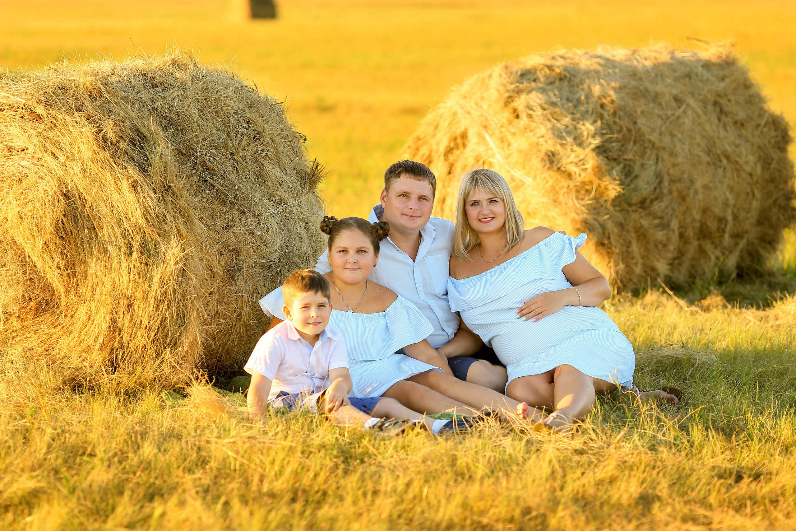Семейная прогулочная фотосессия в Омске. Фотограф в Омске Таня Бережная