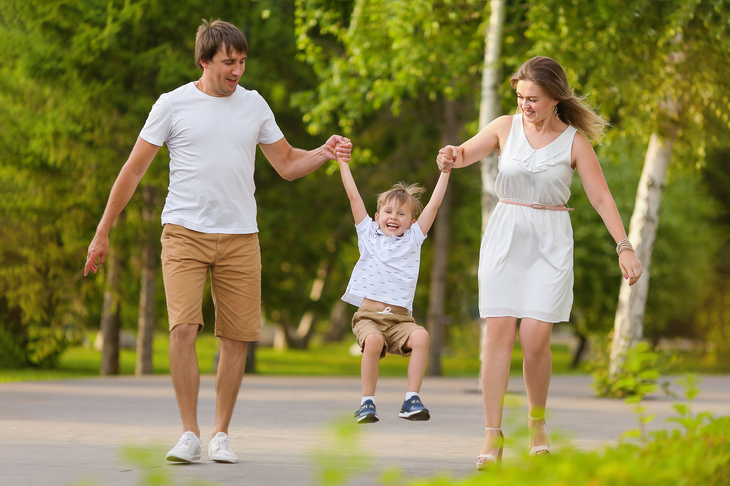 Семейная прогулочная фотосессия в Омске. Фотограф в Омске Таня Бережная