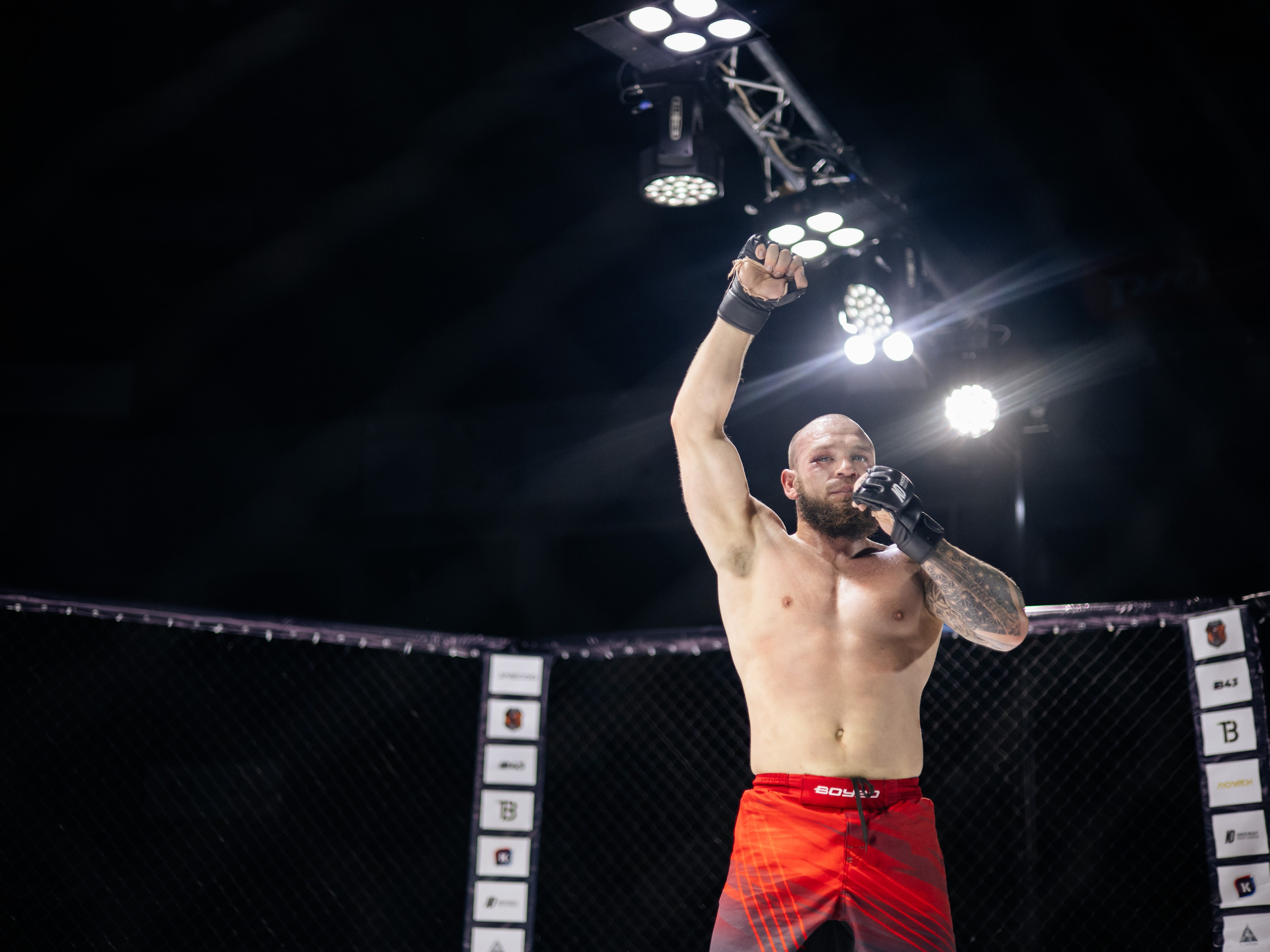 Бойцовская лига «KNOCK OUT». KRIS KRUPINNIKOVA