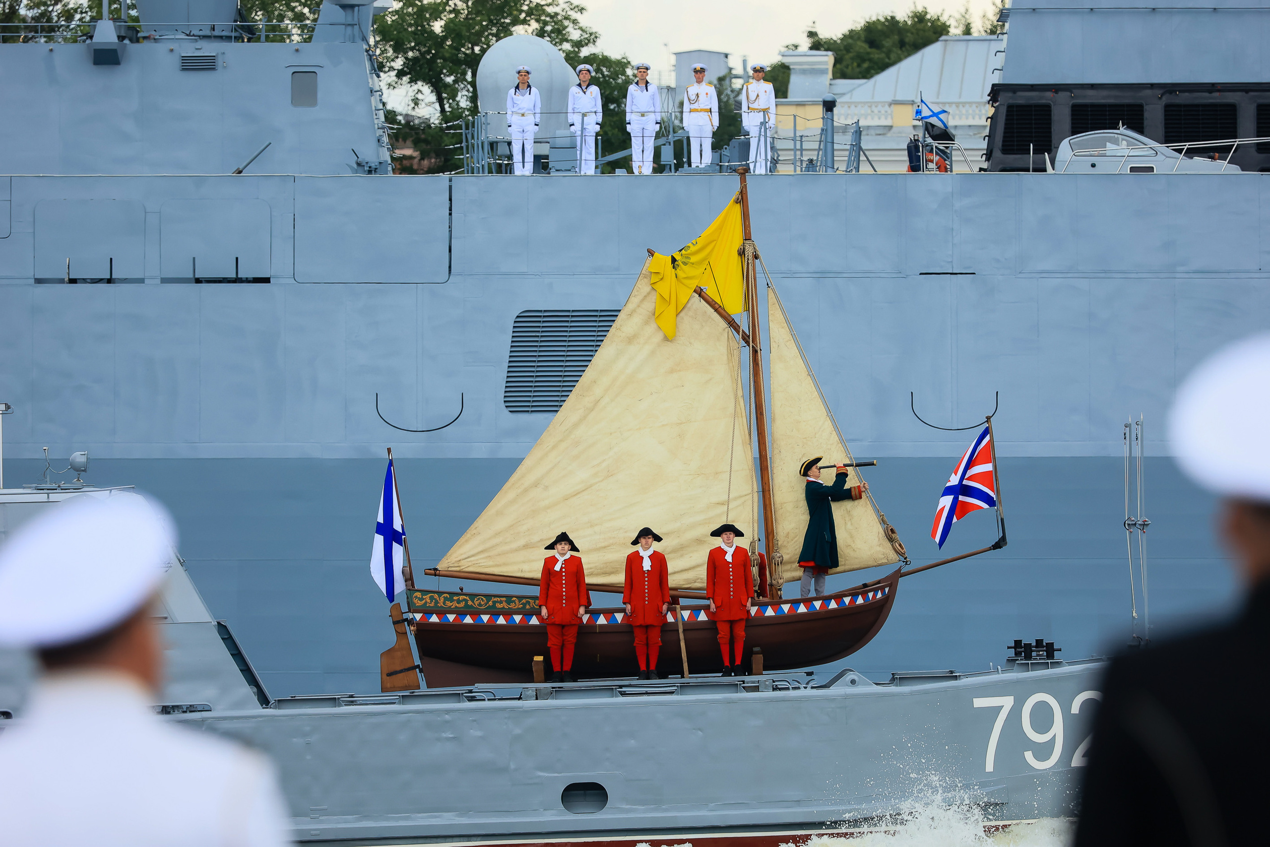 Владимир Путин на День Военно-морского флота — 2022 в Санкт-Петербурге. Моя фотография