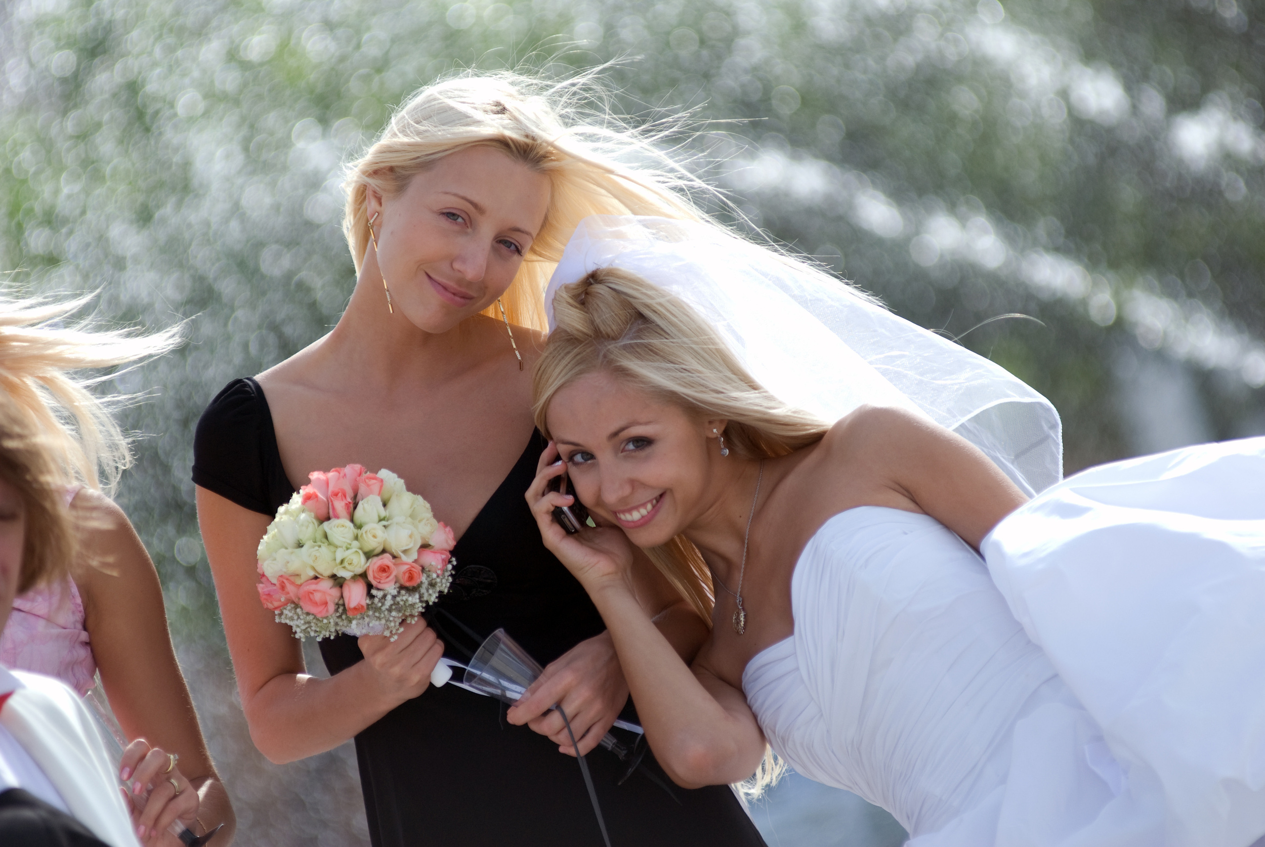 невеста с гостями, подружки на свадьбе, прощание невесты с холостяцкой жизнью