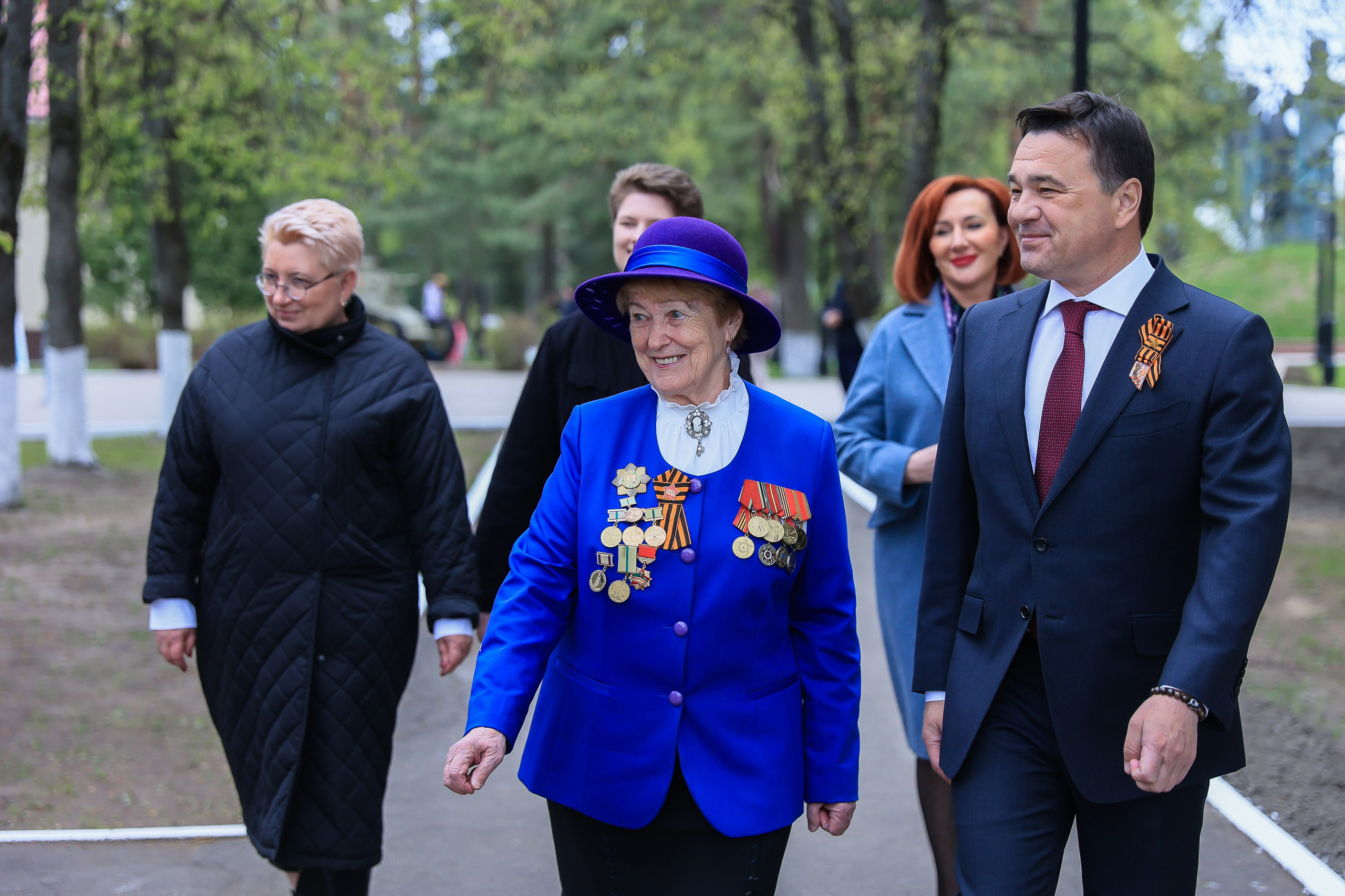 Андрей Воробьев возложил цветы к Вечному огню у мемориала под Истрой. Моя фотография