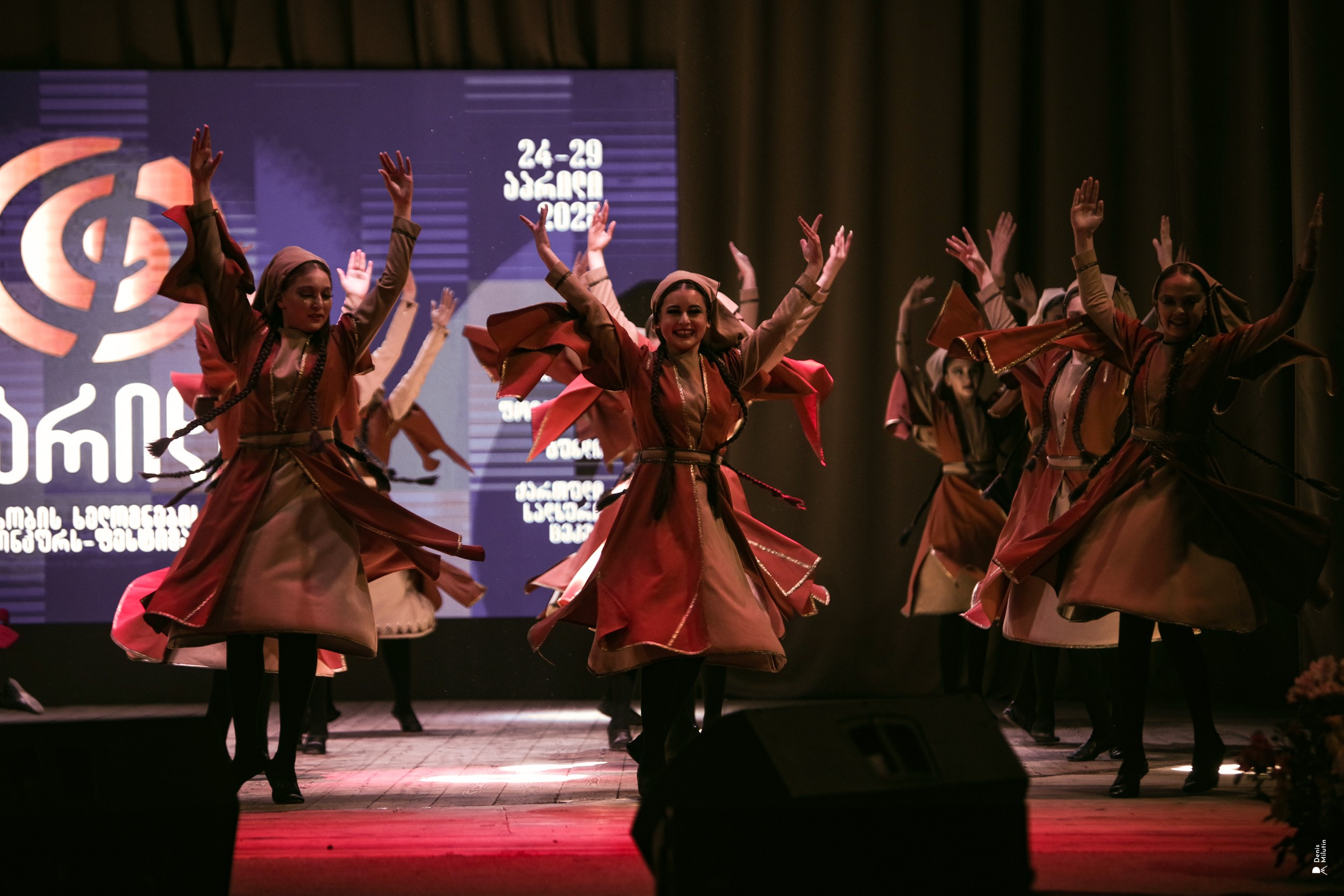 Танцы в Хоби. Портретный фотограф Денис Милютин