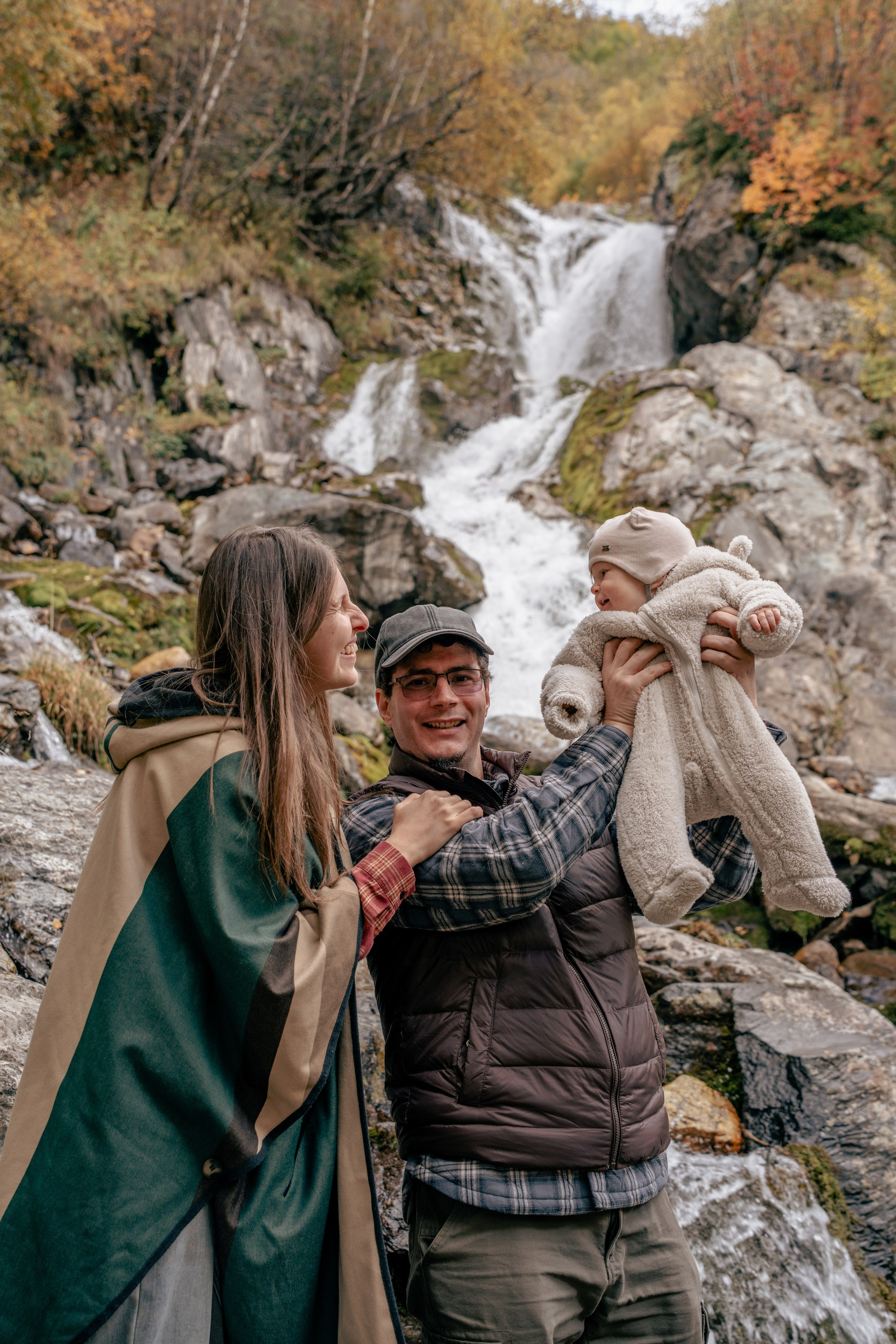 Семейная фотосессия в Домбае. Фотограф КМВ|ГОРЫ Пятигорск Железноводск Ессентуки Кисловодск Домбай Архыз Эльбрус