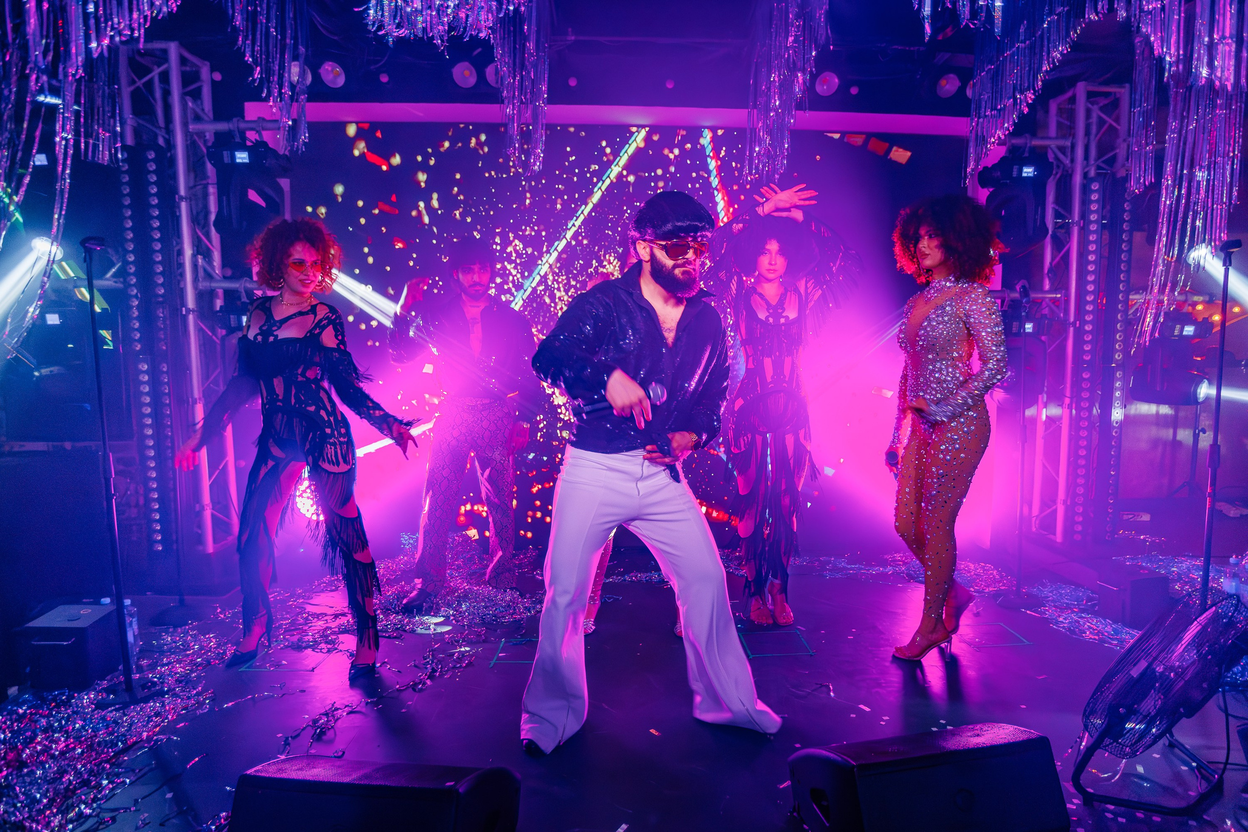 «Magic of BONEY`M «_Чайка на пляже_Ялта_06.12.2025 г. Аминов Руслан | Фотограф