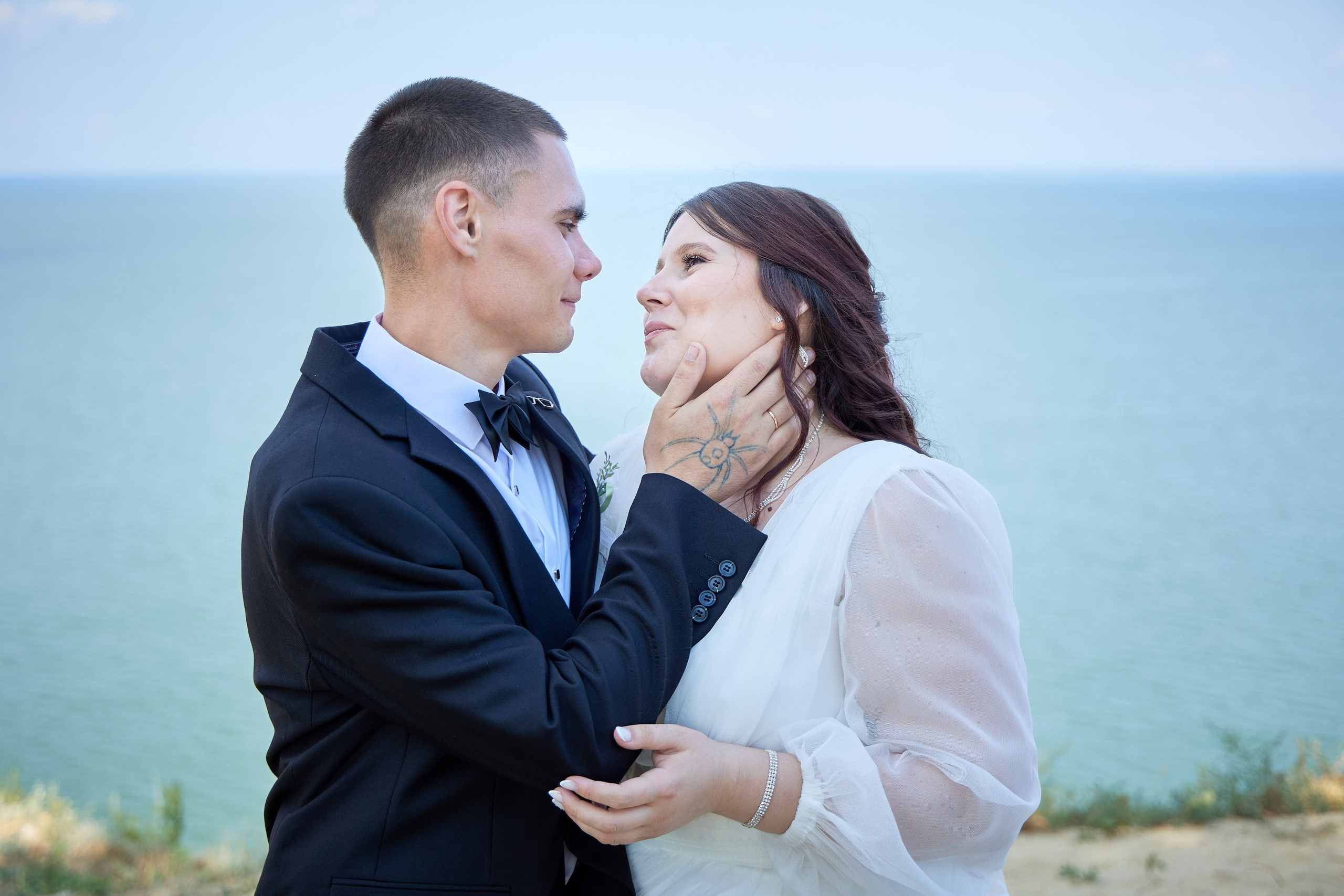 Фотосъемка в ЗАГСе, прогулка молодых, банкет