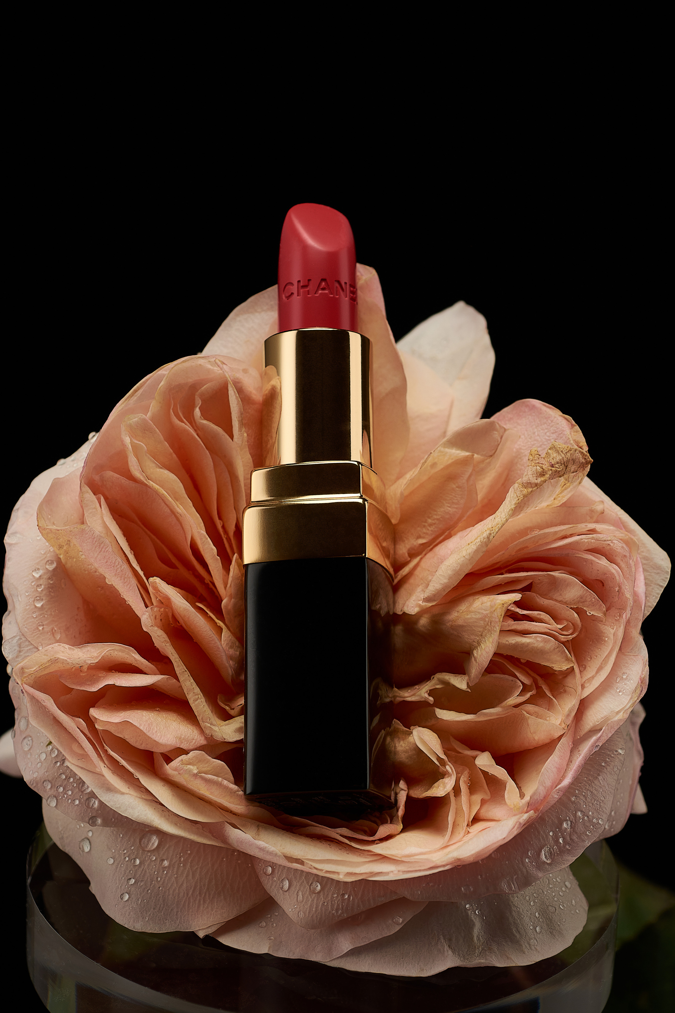 Предметная имиджевая фотосъемка губной помады. Предметный фотограф в Москве Раиса Белова