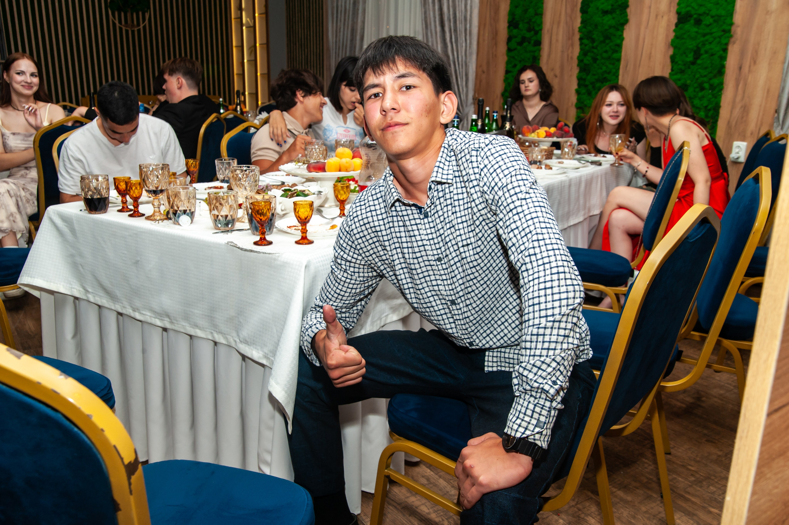 Выпускной МАОУ СОШ № 17 им. Эдуарда Есаяна. Свадебный и семейный фотограф Денис Лукьянов в Краснодаре, Краснодарском крае и Республике Крым