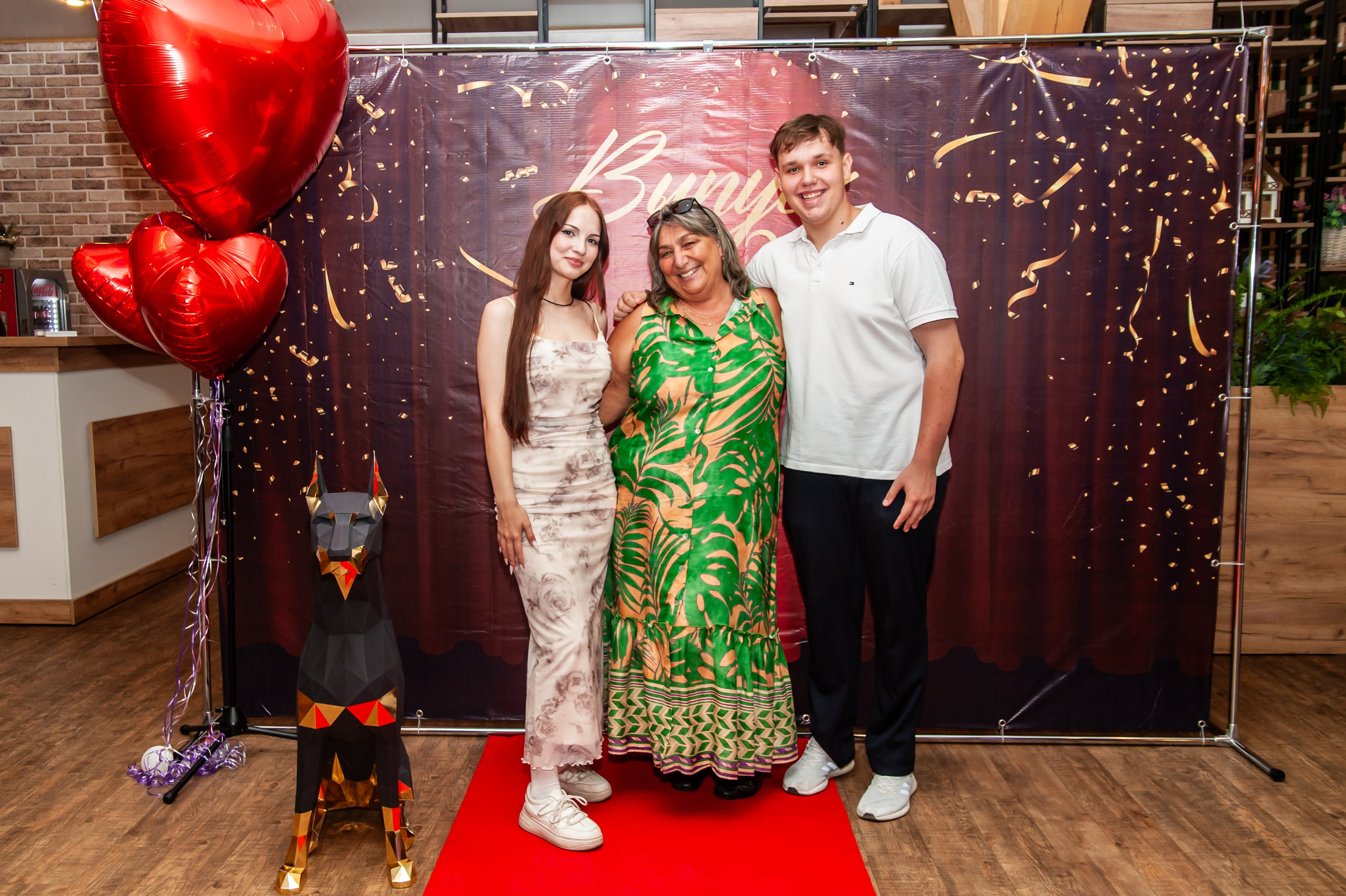 Выпускной МАОУ СОШ № 17 им. Эдуарда Есаяна. Свадебный и семейный фотограф Денис Лукьянов в Краснодаре, Краснодарском крае и Республике Крым