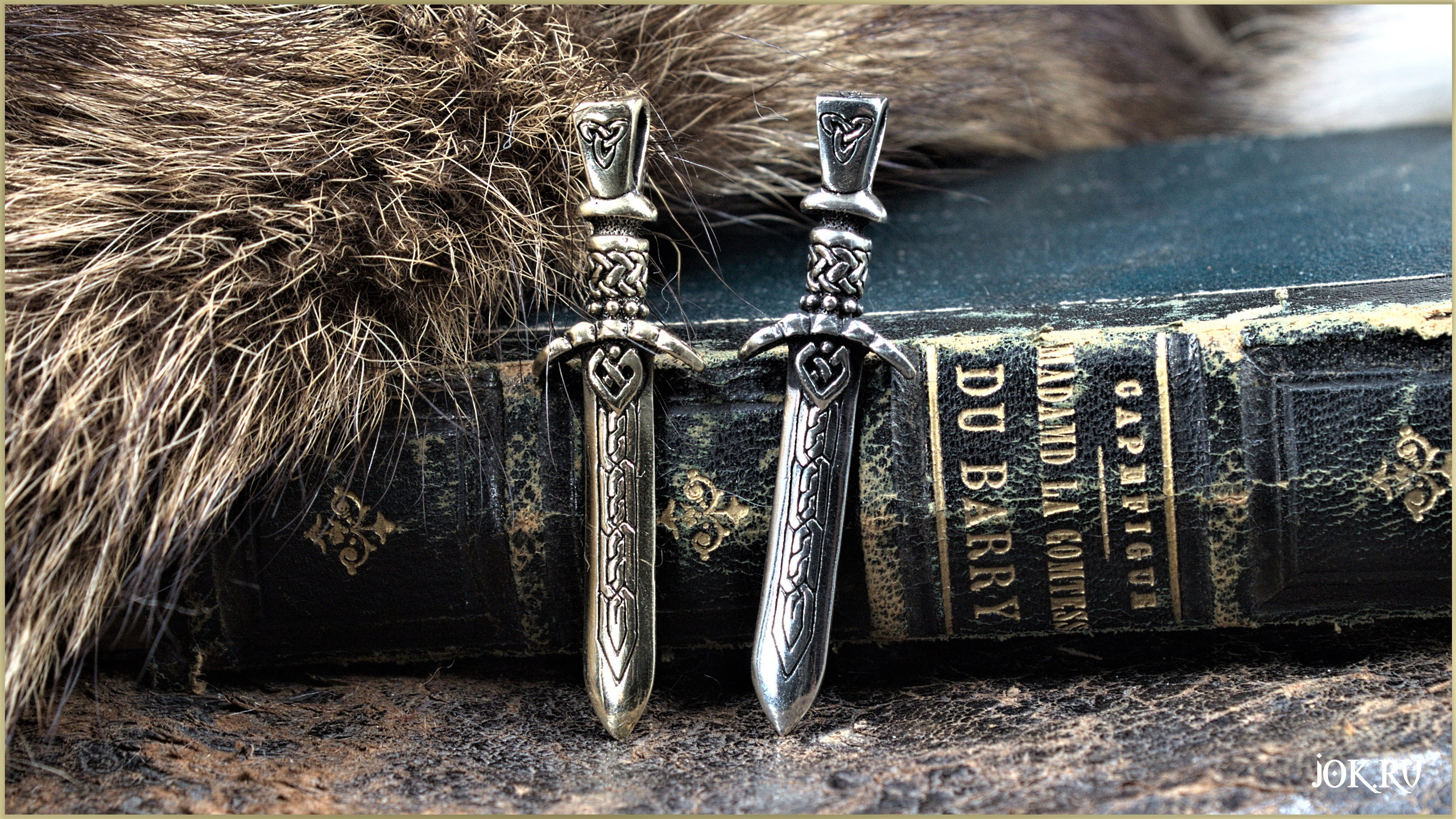 Подвеска меч Одина серебряный и золотой амулет для мужчины в магазине Joker-studio