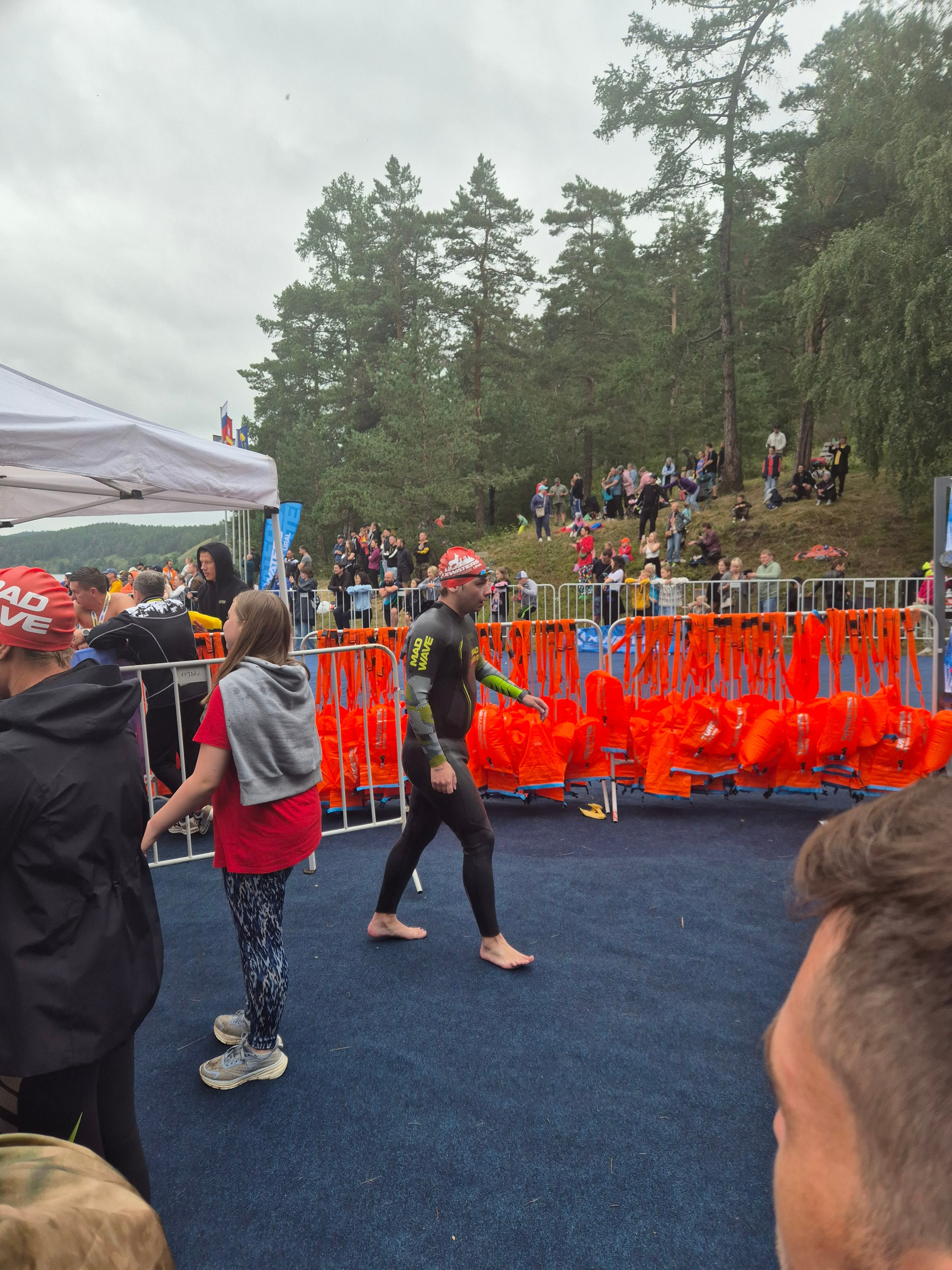 Волны потрепали и его